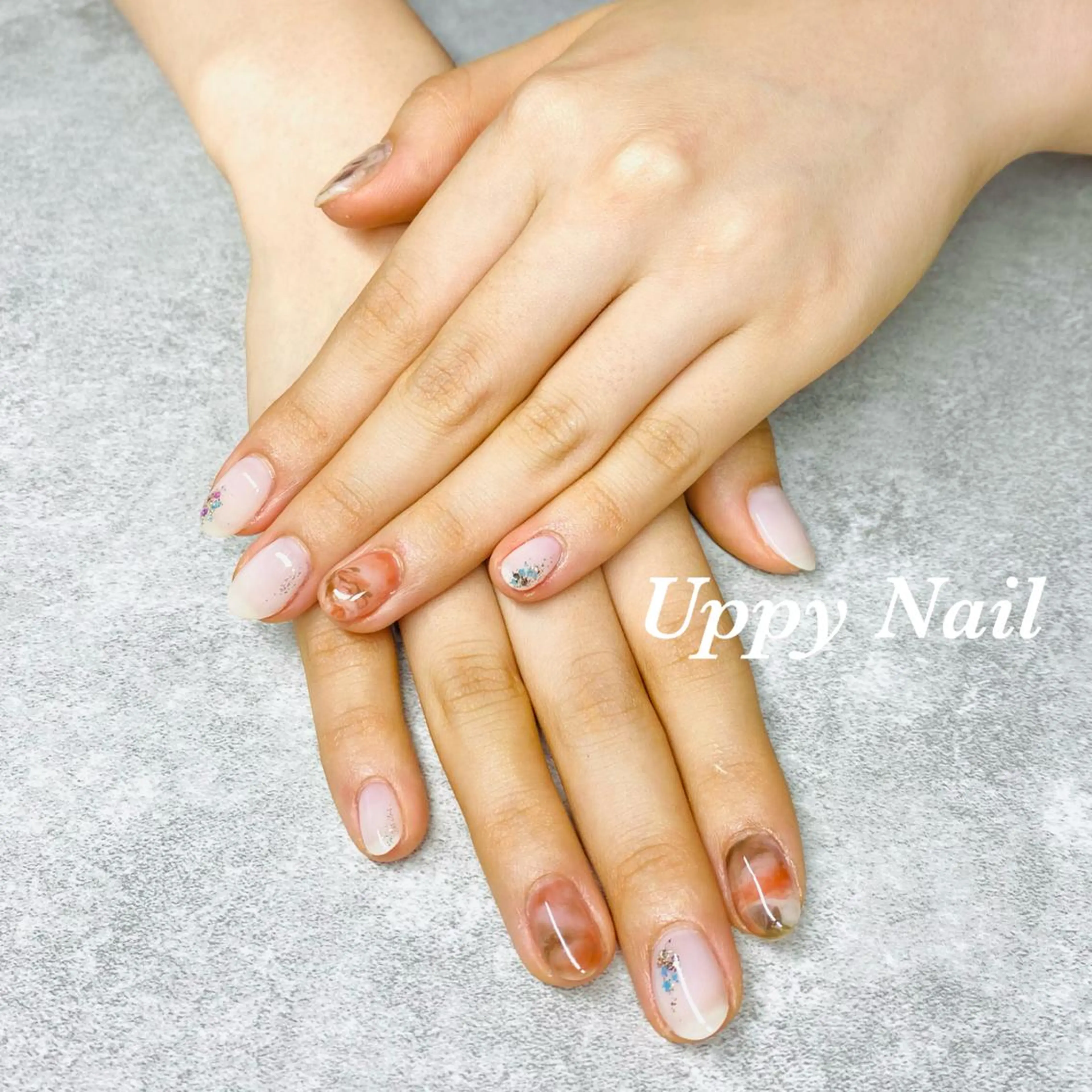 ネイル ニュアンスネイル ホワイト ハンドネイル Uppy Nail ukyoのネイルデザイン