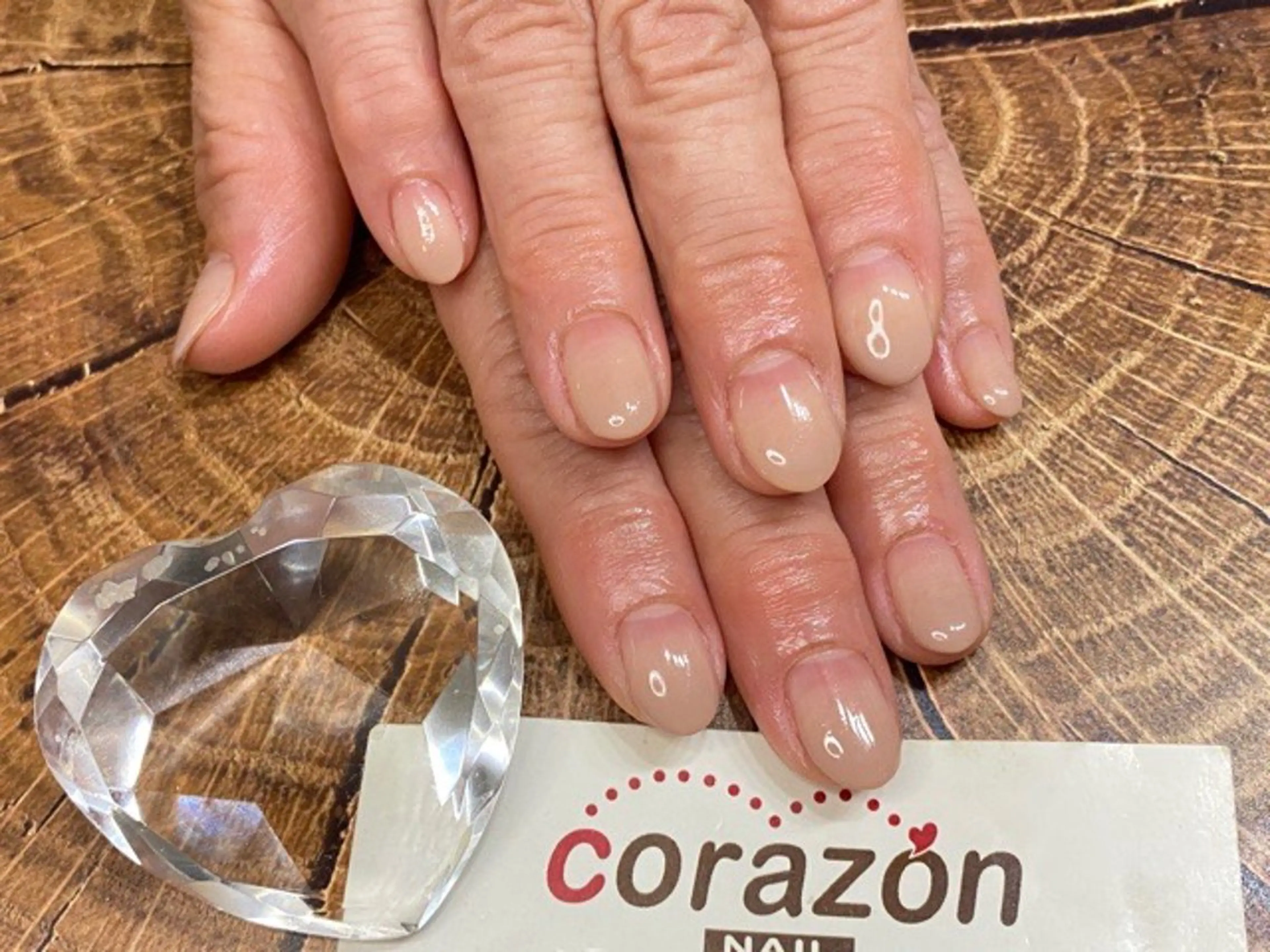 ネイル ジェルネイル グラデーション ハンドネイル corazon所属・ネイリスト aicoのネイルデザイン