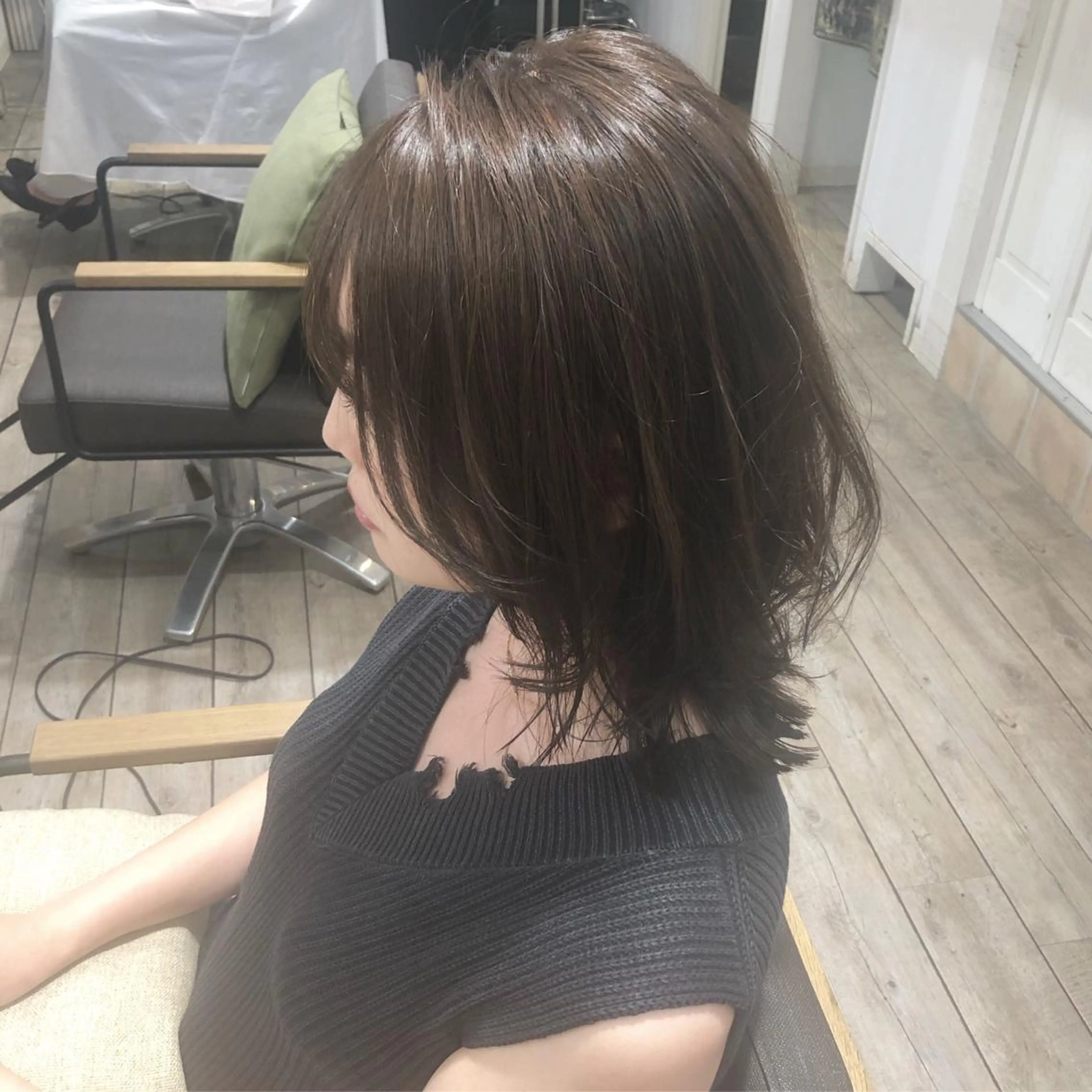ミディアム カラー ヘアアレンジ ミディアムレイヤー ベージュカラー レイヤーカット 顔周りcut・ご相談 =新宿しずく🇰🇷のヘアスタイル