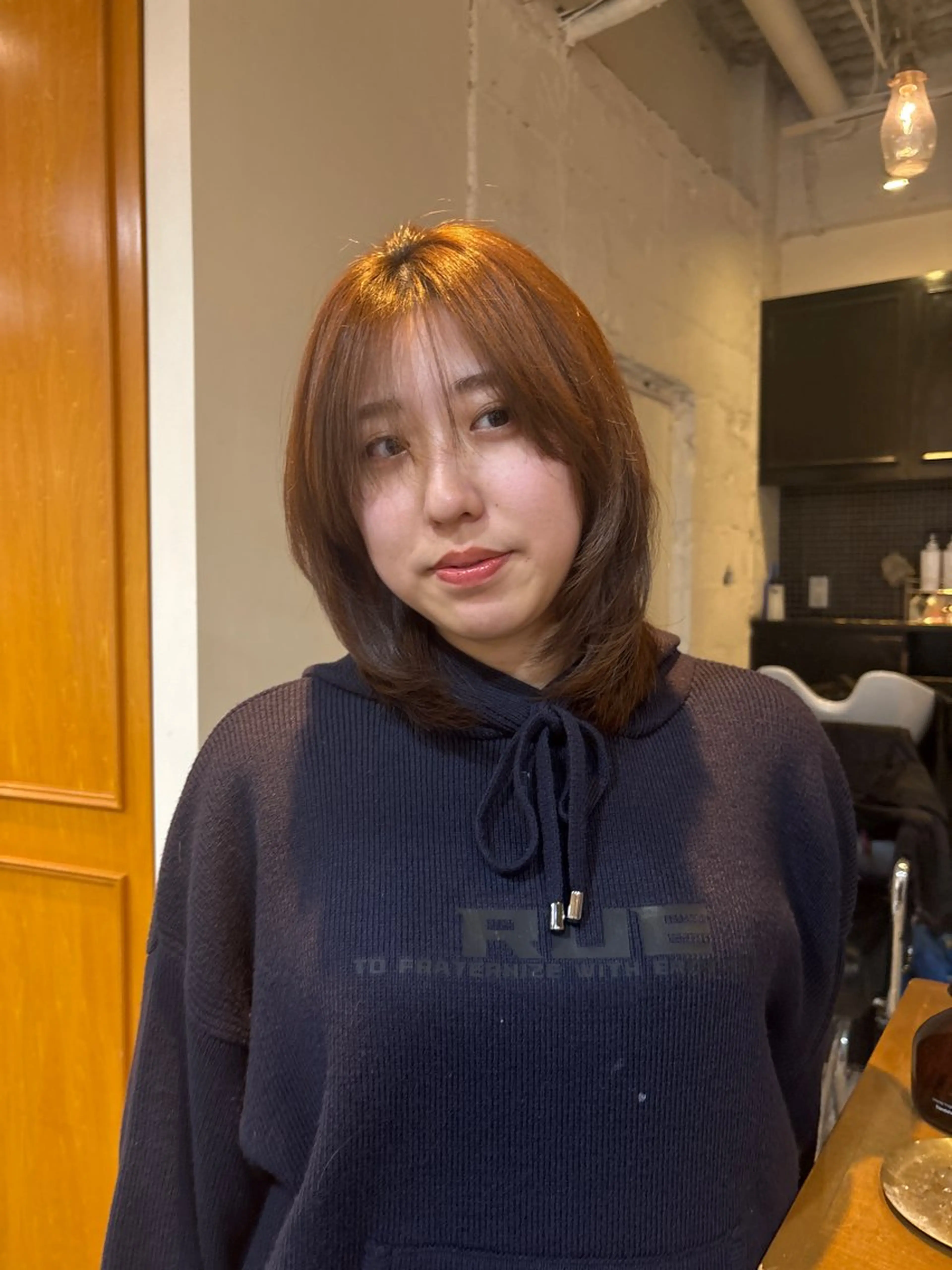 ミディアム カラー カット ヘアカラー トリートメント RIN／韓国ヘア レイヤーカットのヘアスタイル