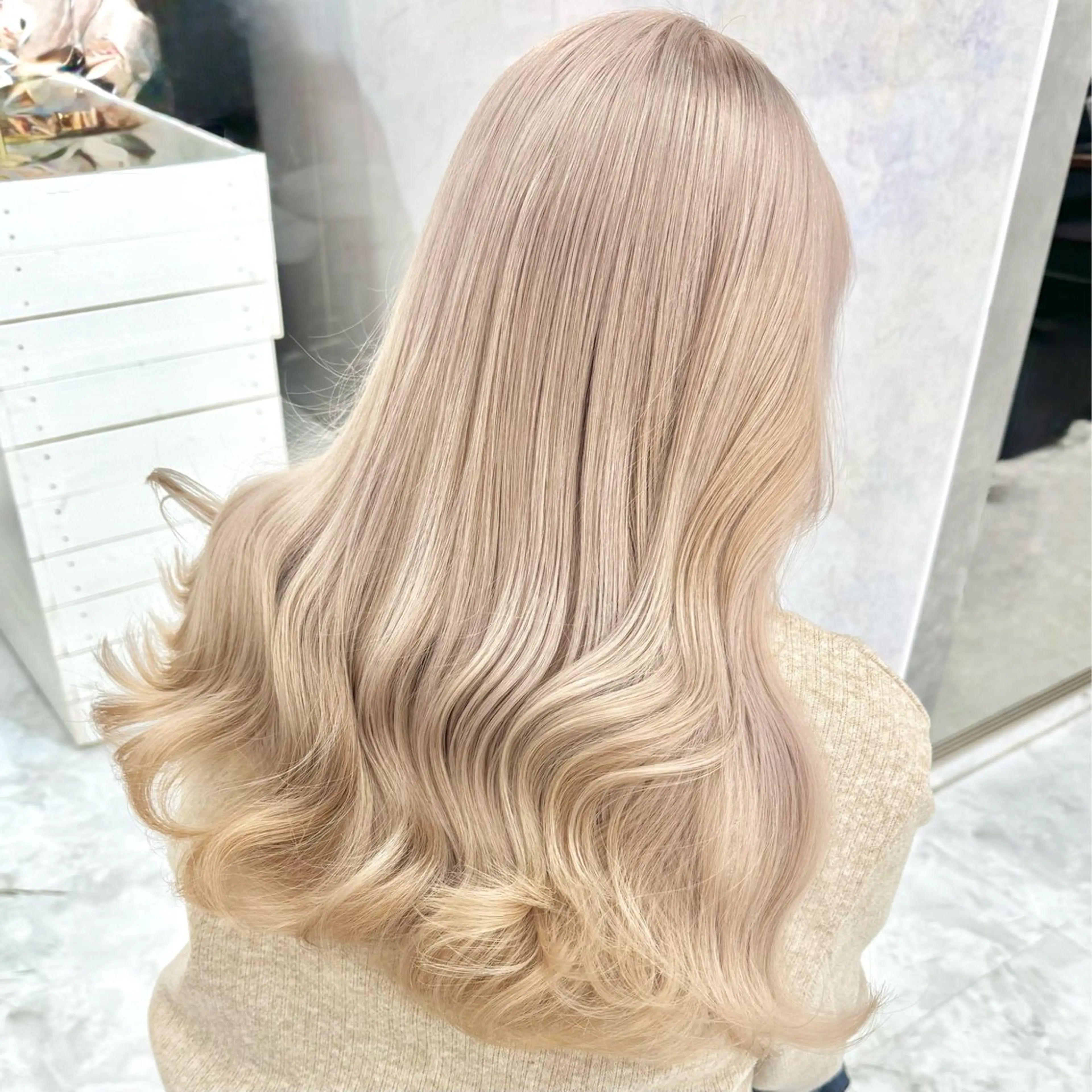 セミロング カラー パーマ ヘアアレンジ メンズ キッズ メンズブリーチ ベージュカラー ブリーチ ホワイトベージュ カット ヘアカラー トリートメント ✨艶ハイトーン/ 💗モモ໒꒱のヘアスタイル