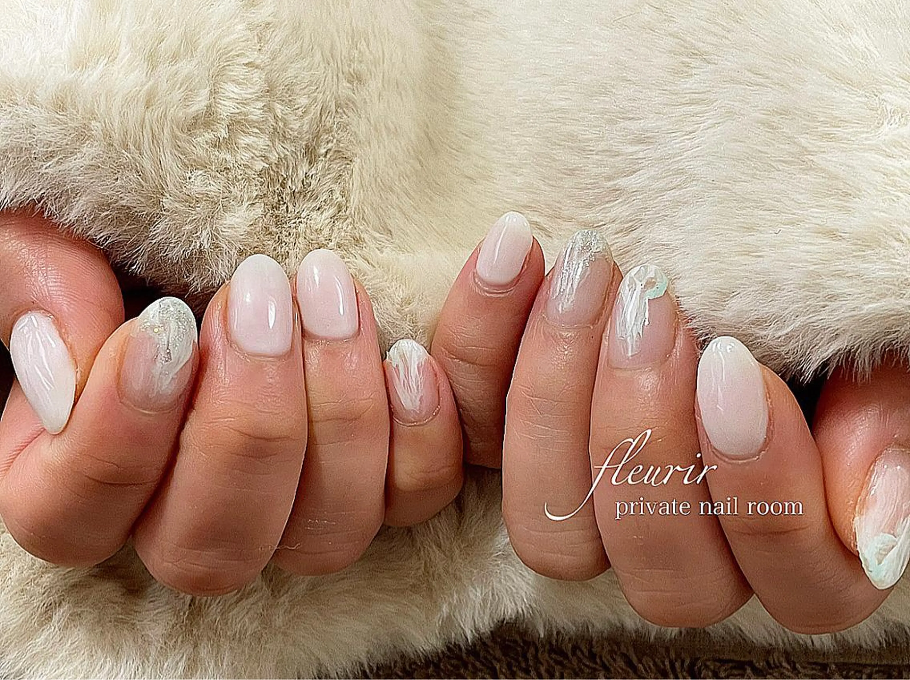 ネイル ラメ(グリッター) ニュアンスネイル フルリール 【プライベートサロンのネイルデザイン