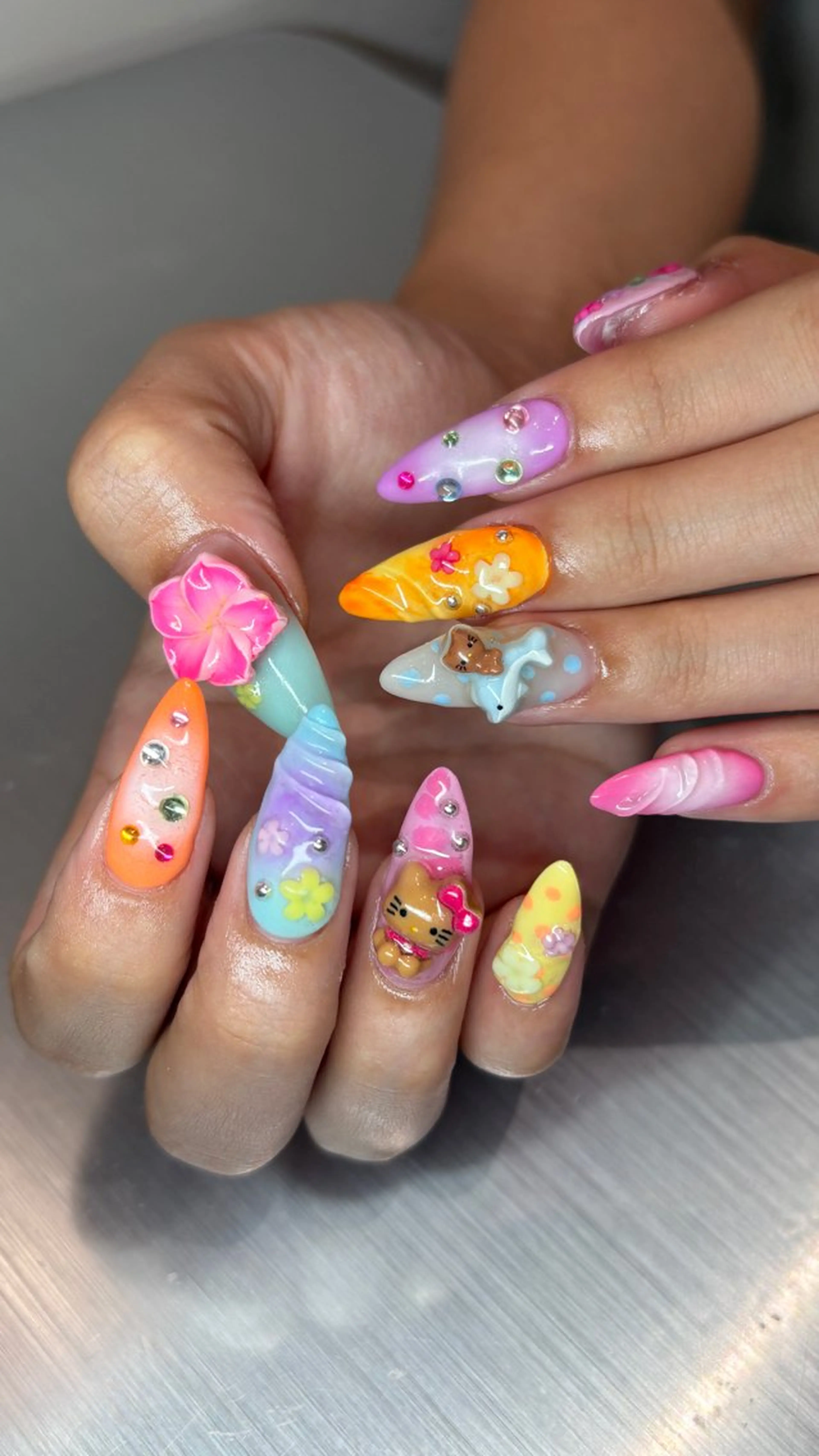 ネイル ハンドネイル 👽個性派ネイル🎀 komachiのマツエク・マツパデザイン