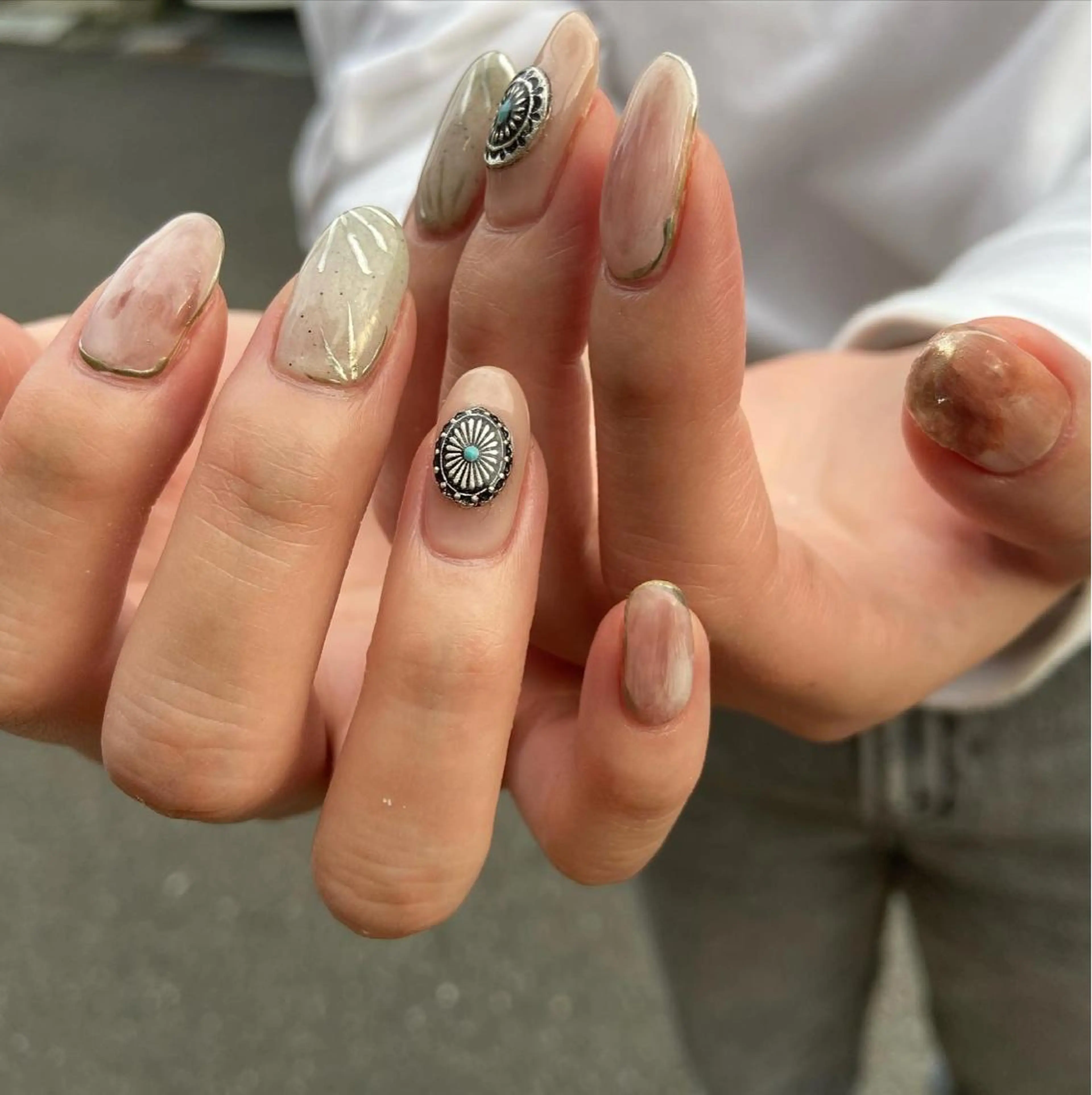 ネイル アートネイル ジェルネイル 韓国ネイル ミラーネイル 持ち込み . unffのネイルデザイン