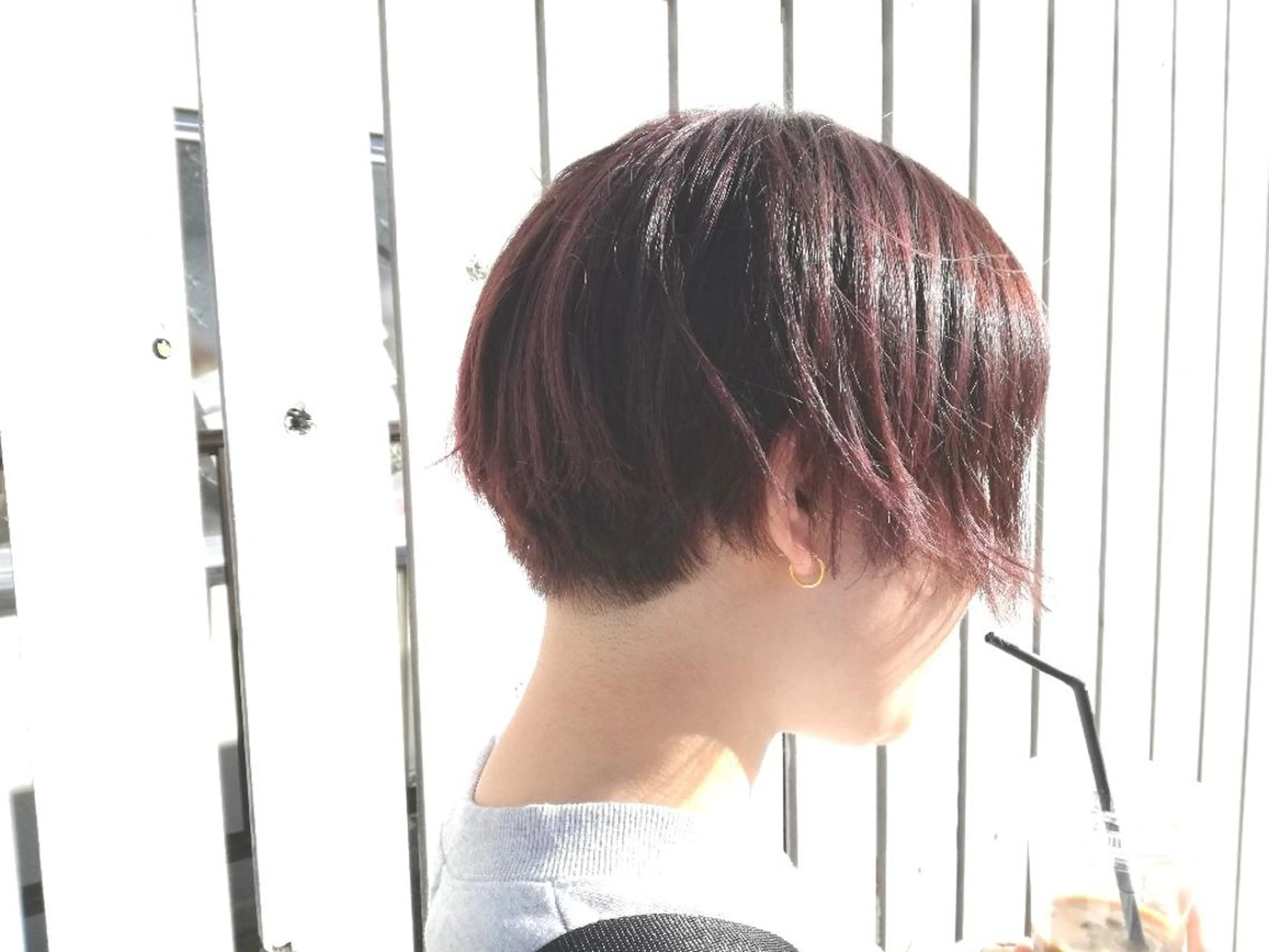 ショート カラー ハイライトカラー バイオレットカラー ハイライト 佐藤 美咲のヘアスタイル