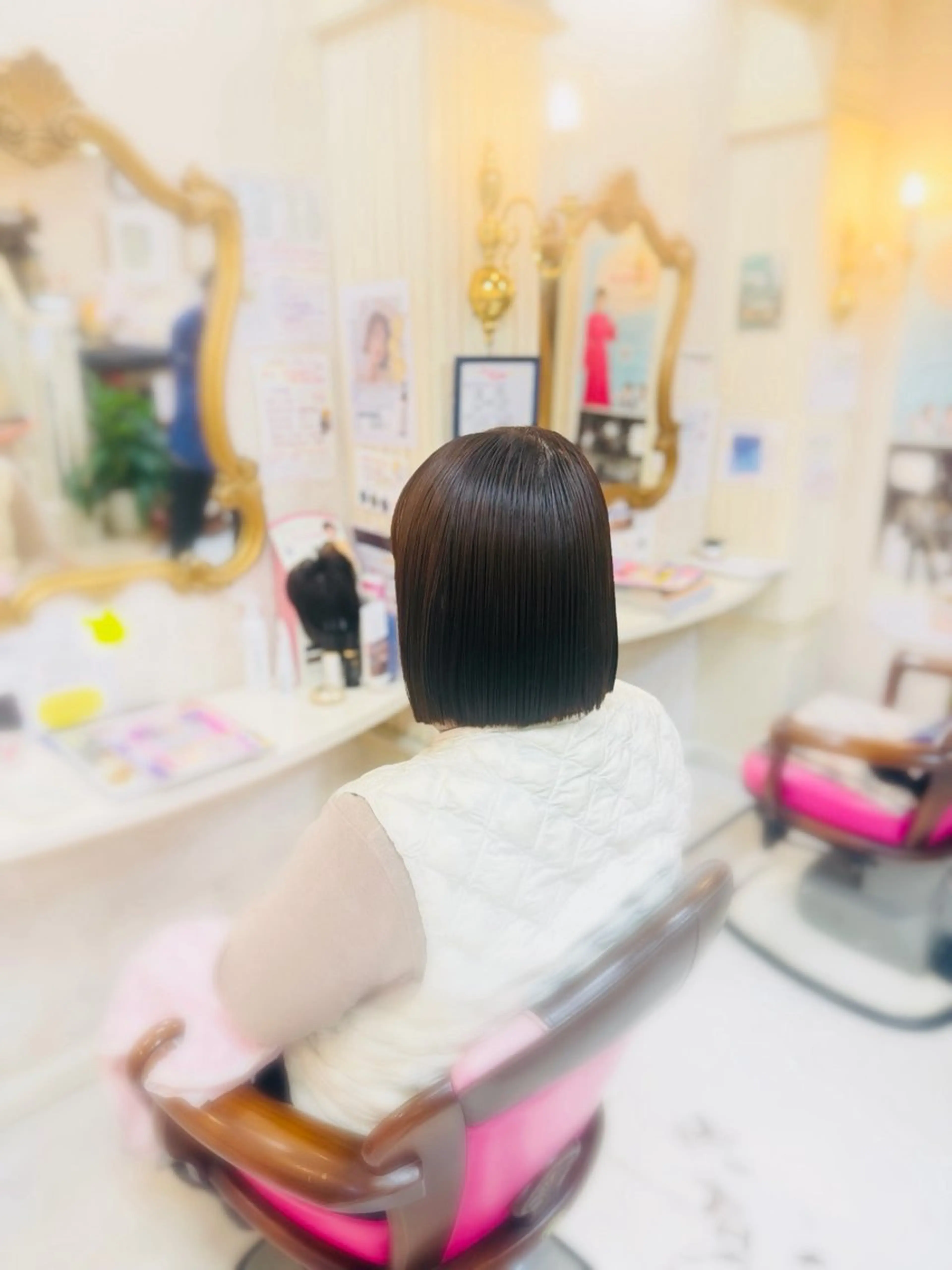 ミディアム ボブ カット 美容室ティンカーベル所属・菅沼 美咲のヘアスタイル