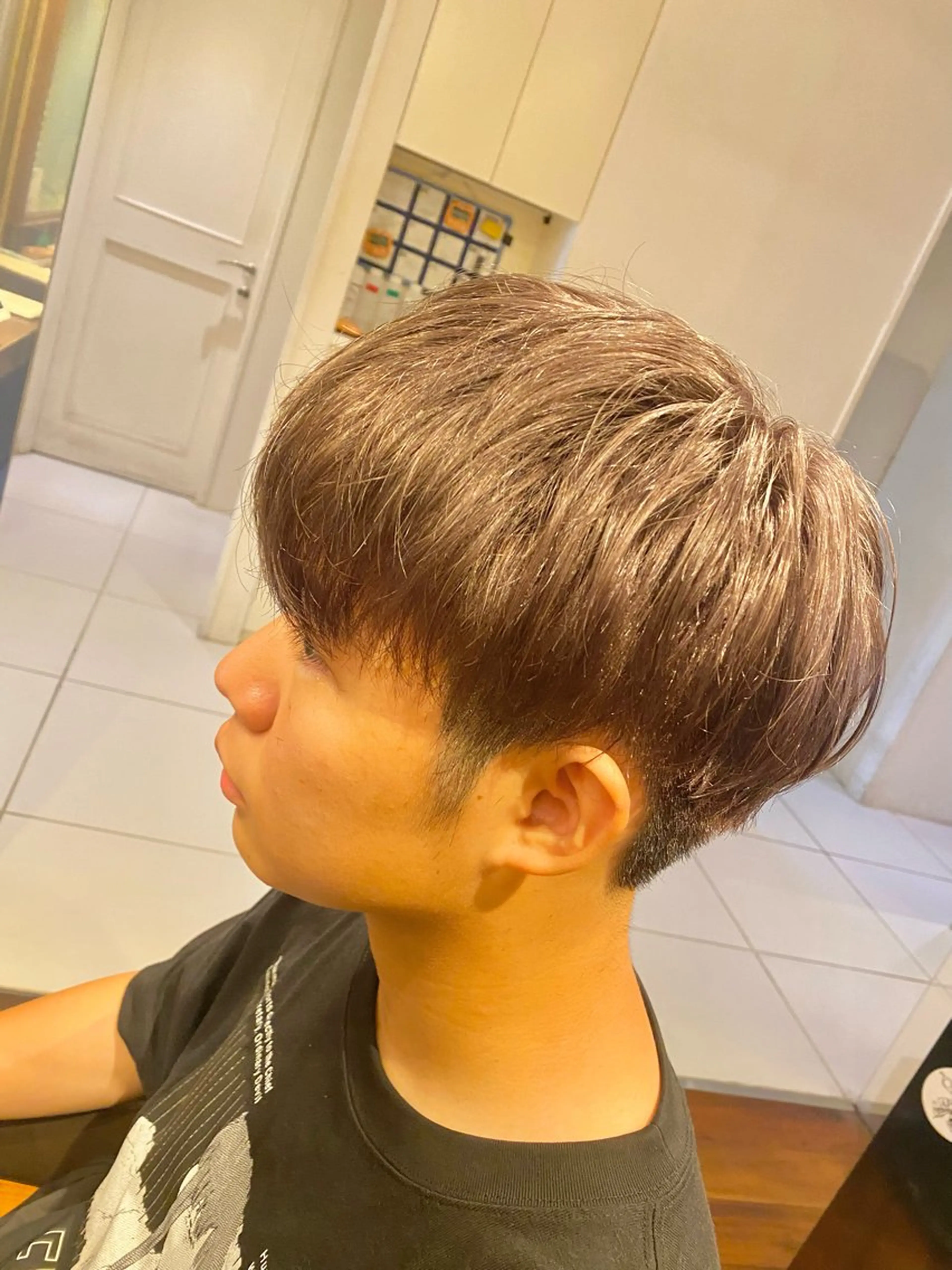 カラー メンズ メンズブリーチ メンズハイトーン マッシュ ベージュカラー ブリーチ オーガニックカラー/ 髪質改善/暗髪/ボブのヘアスタイル