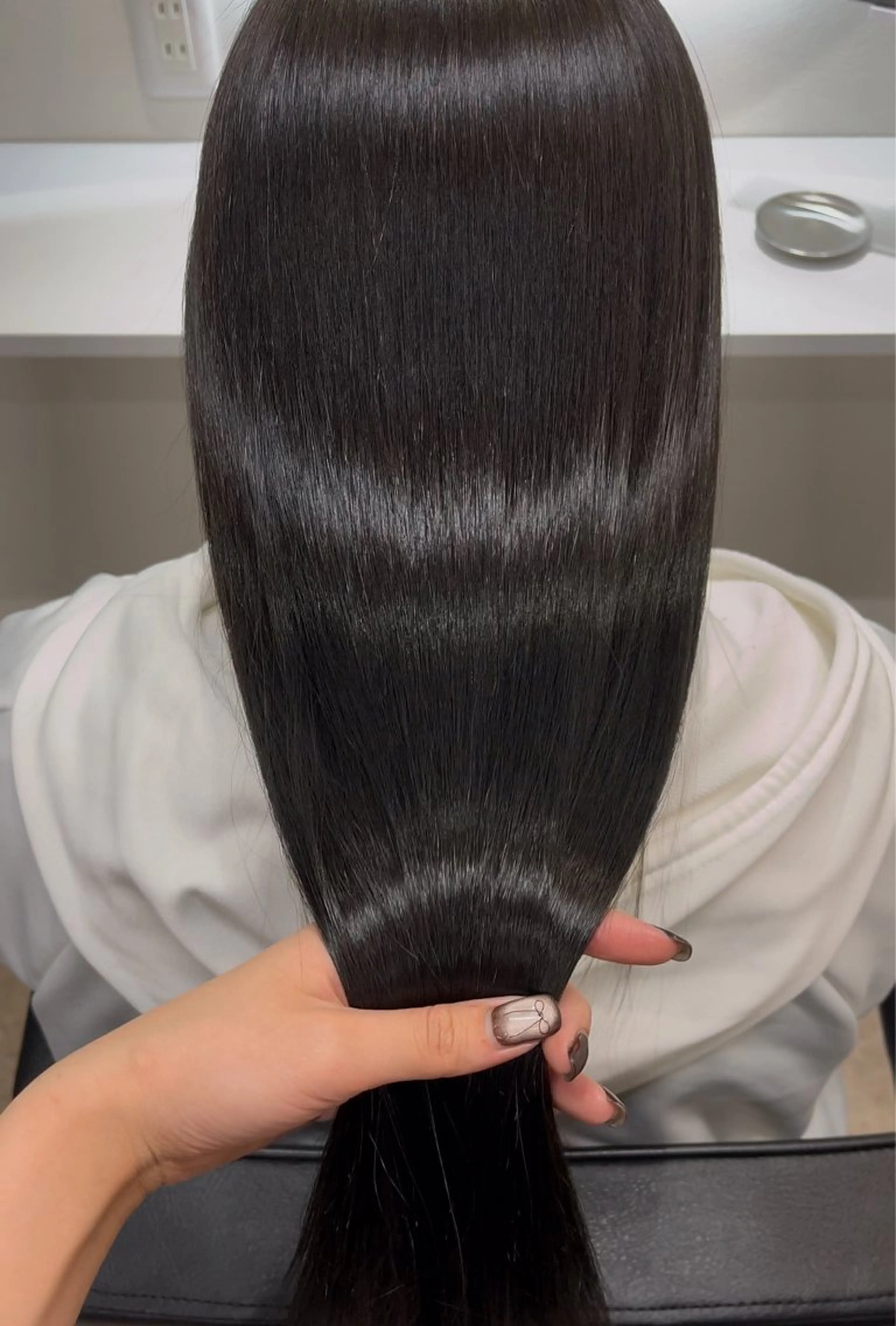 カラー 本木下朋花/髪質 改善×ダブルカラーのヘアスタイル