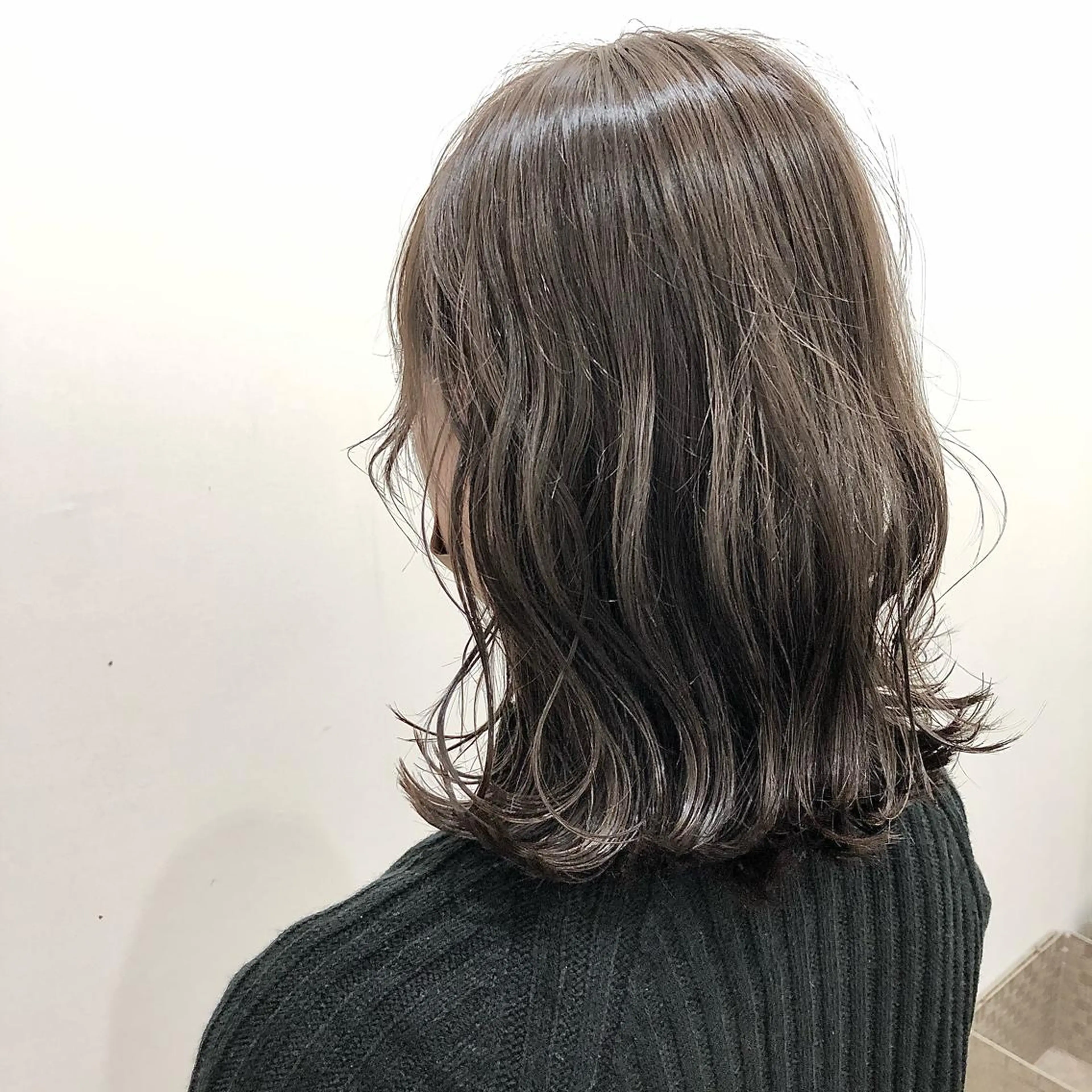 セミロング カラー ハイライトカラー ハイライト 髪質改善 小顔カット platinam doll南草津店のマツエク・マツパデザイン