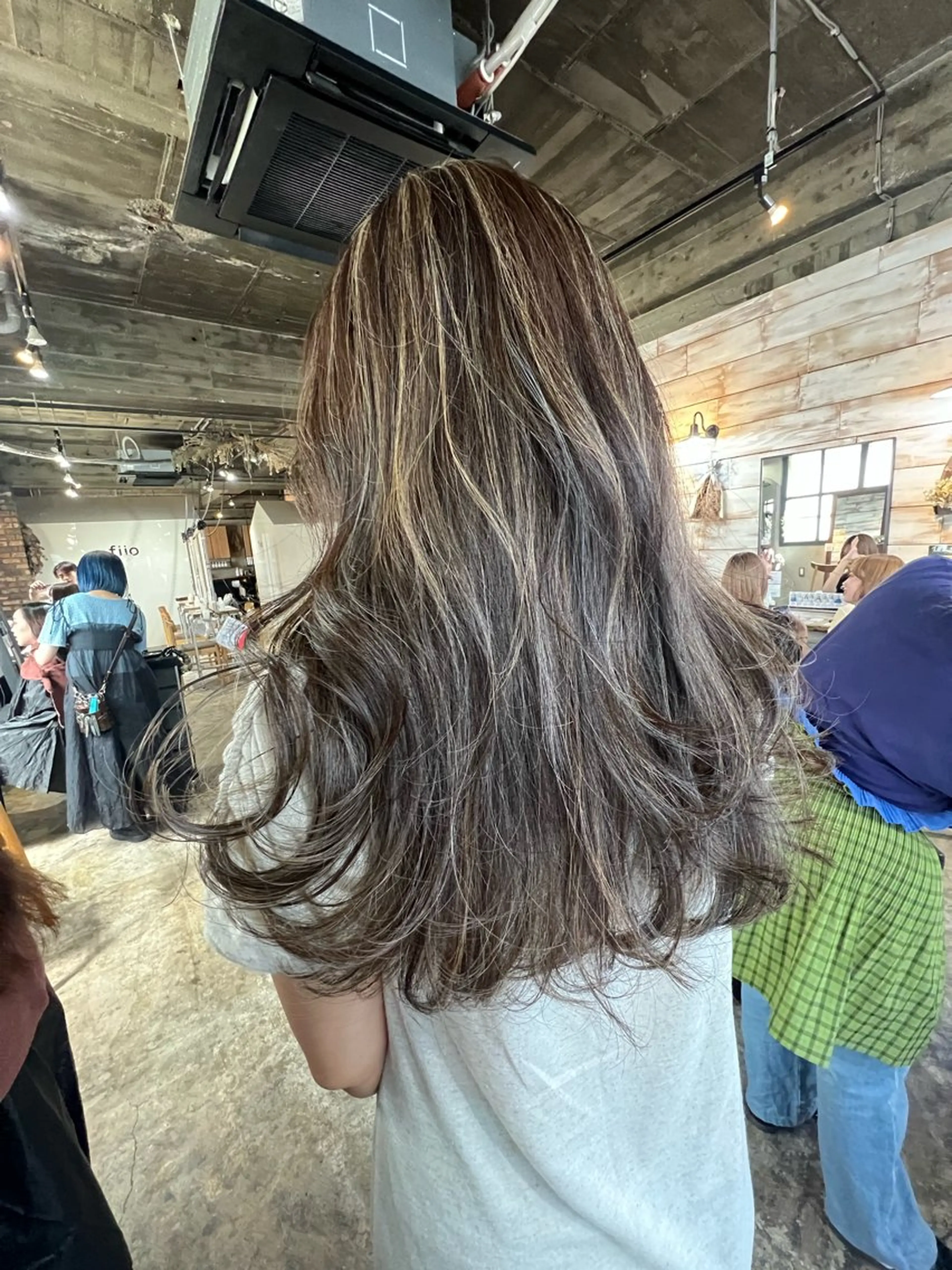 ロング 光本 杏のヘアスタイル