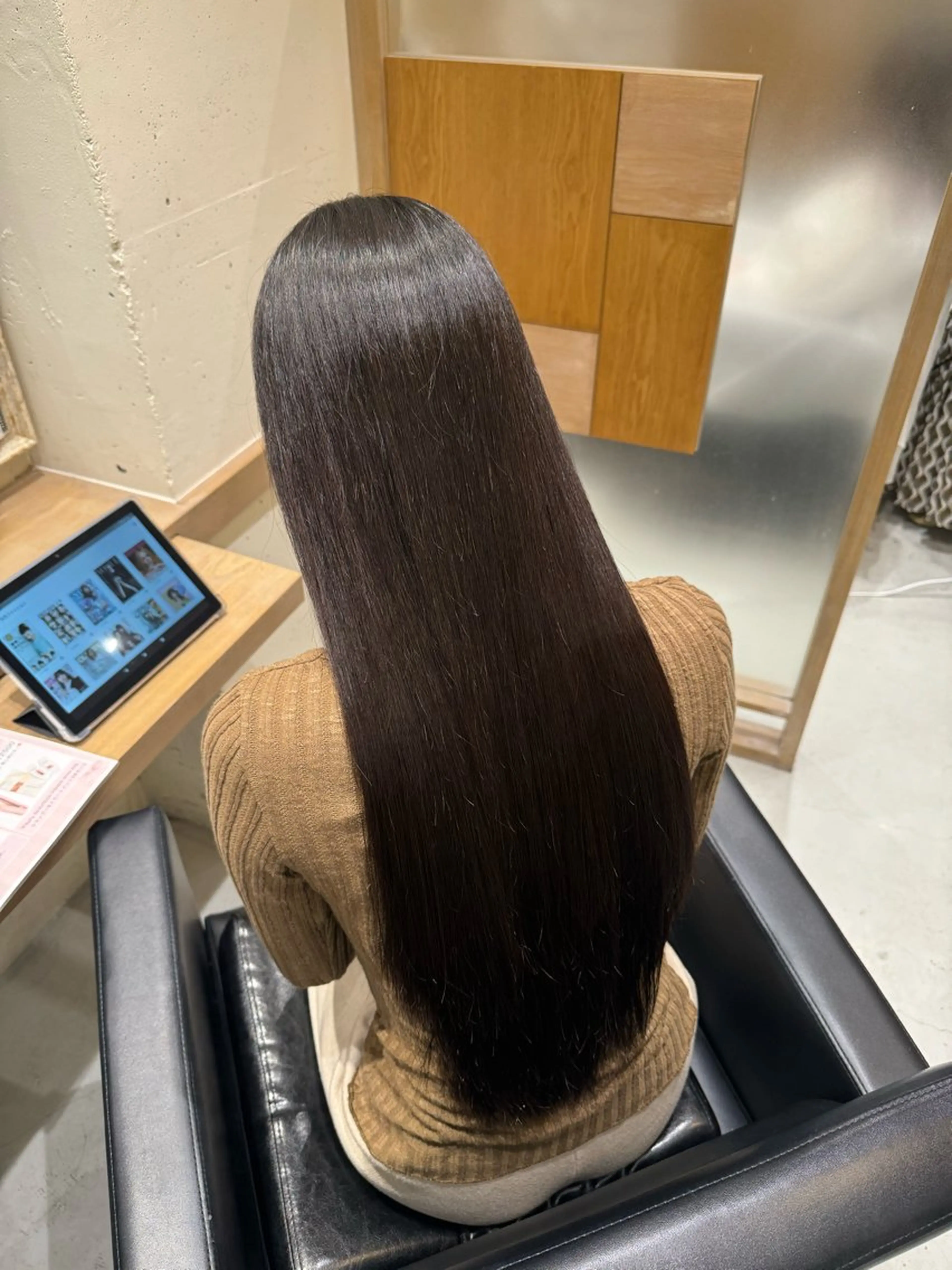 ロング カット ヘアカラー トリートメント 透明感カラー/顔周り カット/レイヤーにかのヘアスタイル