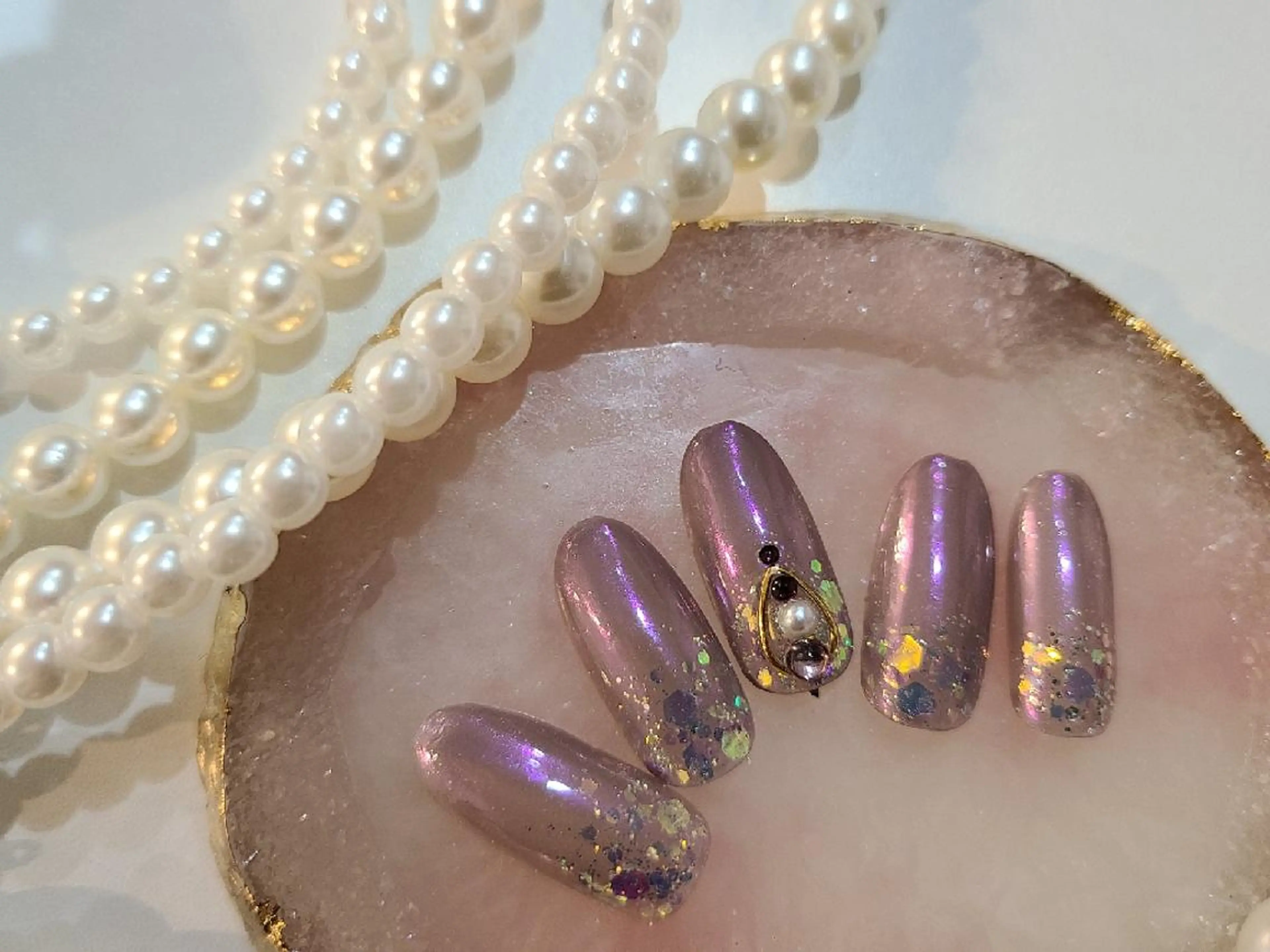 ネイル ビーケア自由が丘所属・えみ えみのネイルデザイン