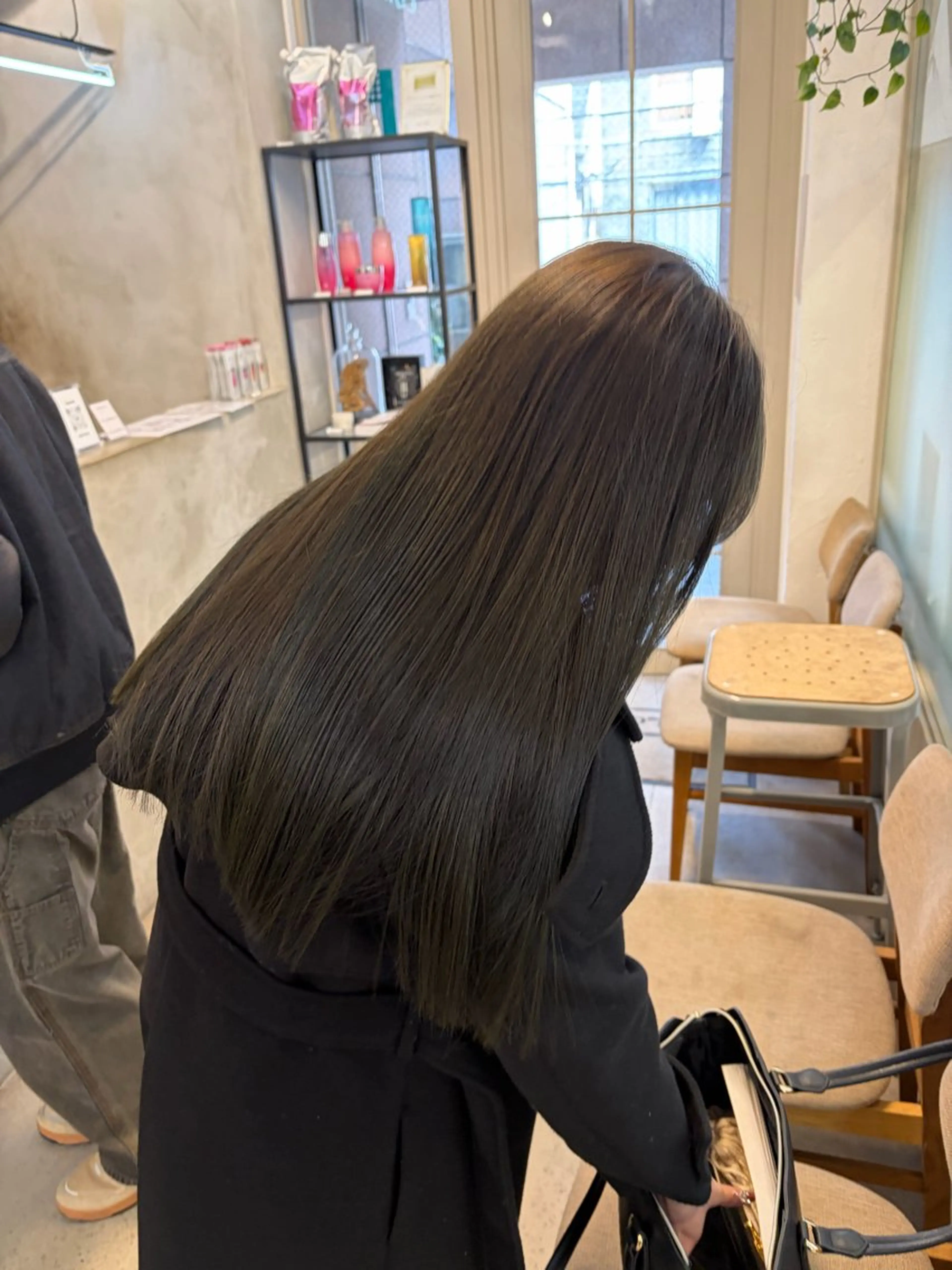 ロング カラー ミルクティー× グレージュMOMOのヘアスタイル