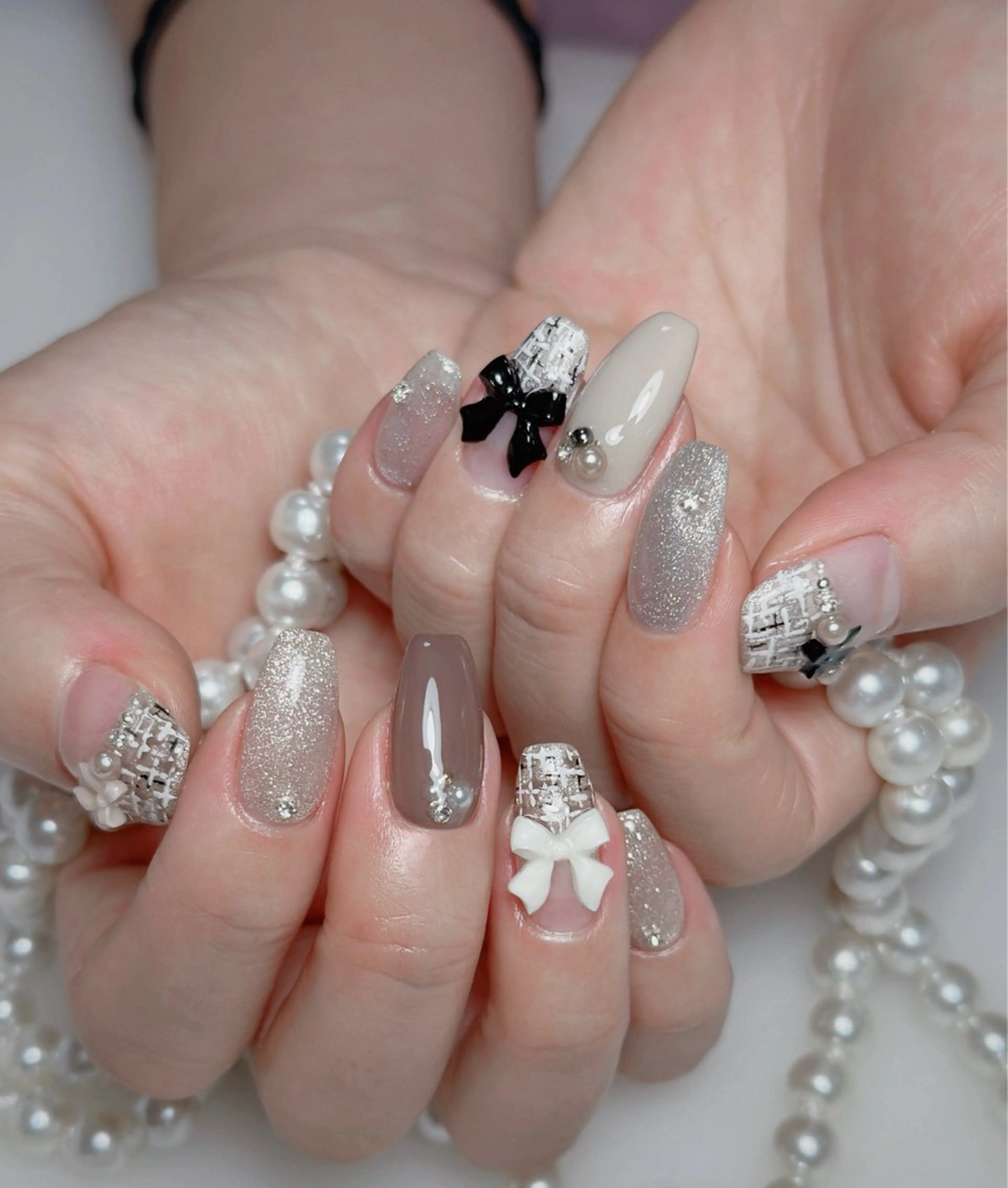 ネイル オーロラネイル 長さ出し フットネイル 韓国ネイル ラメ(グリッター) ハンドネイル 👍thumbs up nail👍のネイルデザイン