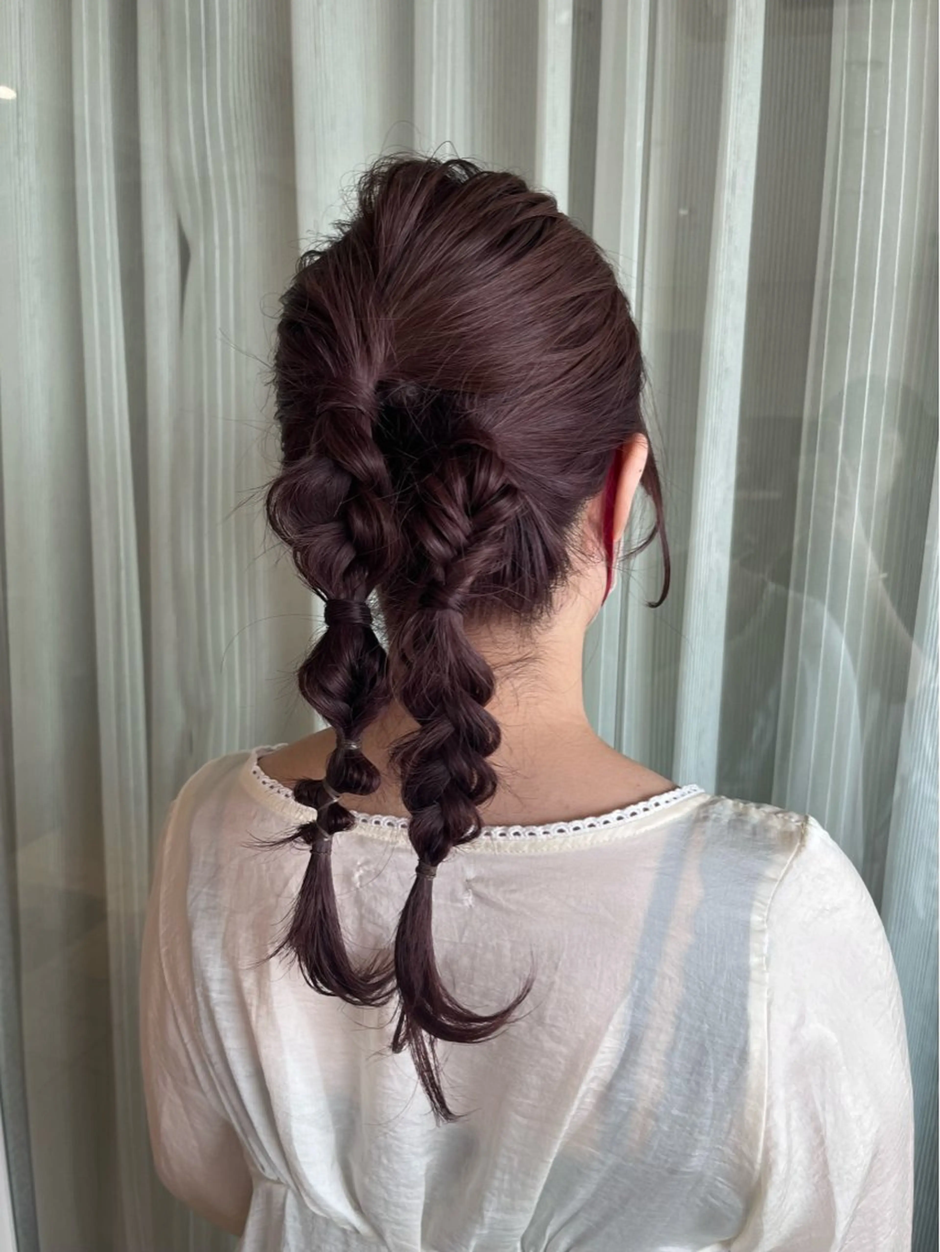 お呼ばれヘアやちょっとお洒落に決めたいときのヘアアレンジならぜひ✨このメニューのみ日時要相談で新桜町にて施術可能‼️の写真