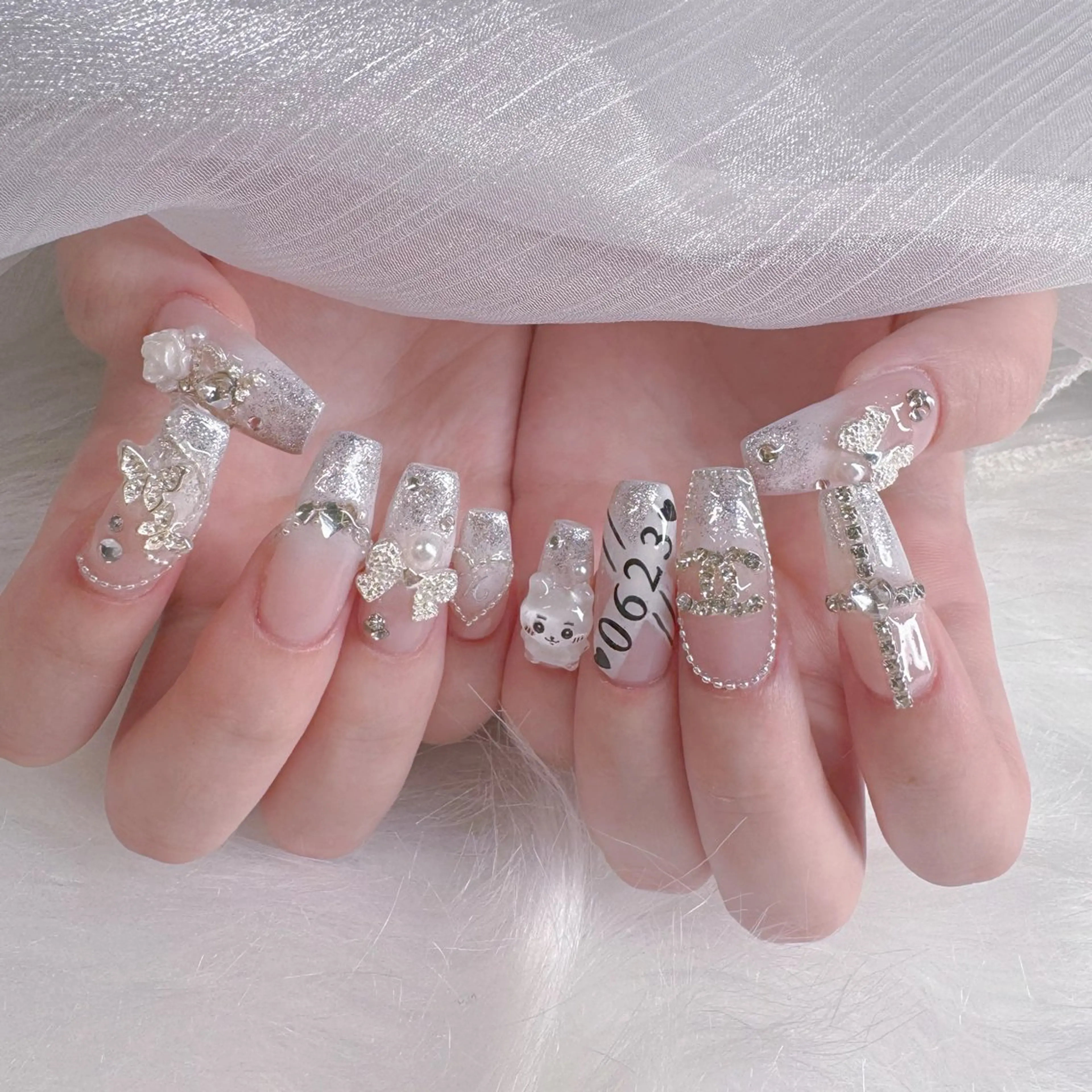 ネイル クリアネイル ガーリー キラキラネイル ロングネイル マグネットネイル ハンドネイル princess 木戸　唯のネイルデザイン