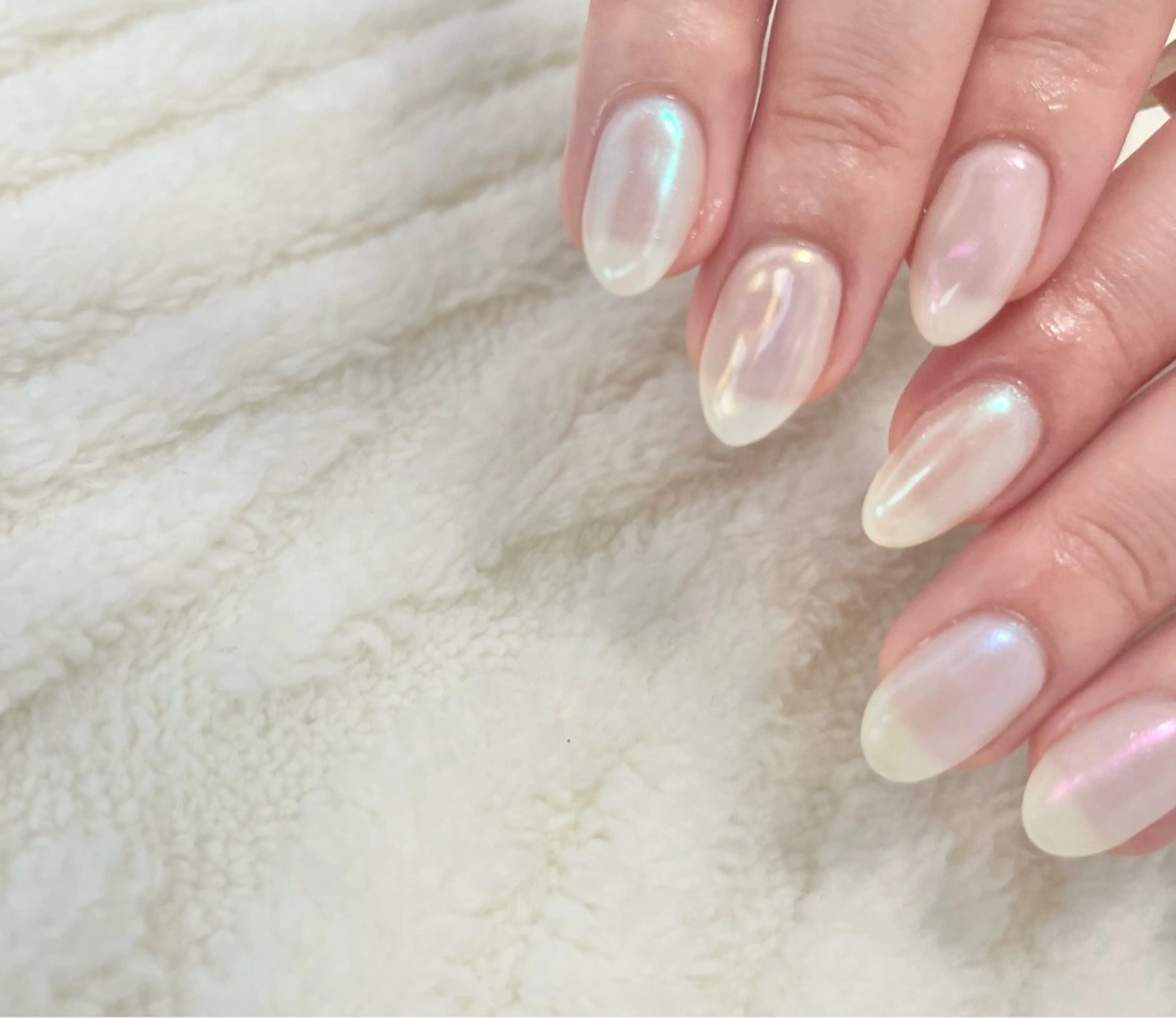 ネイル オーロラネイル ホワイト ハンドネイル わたなべ さやかのネイルデザイン