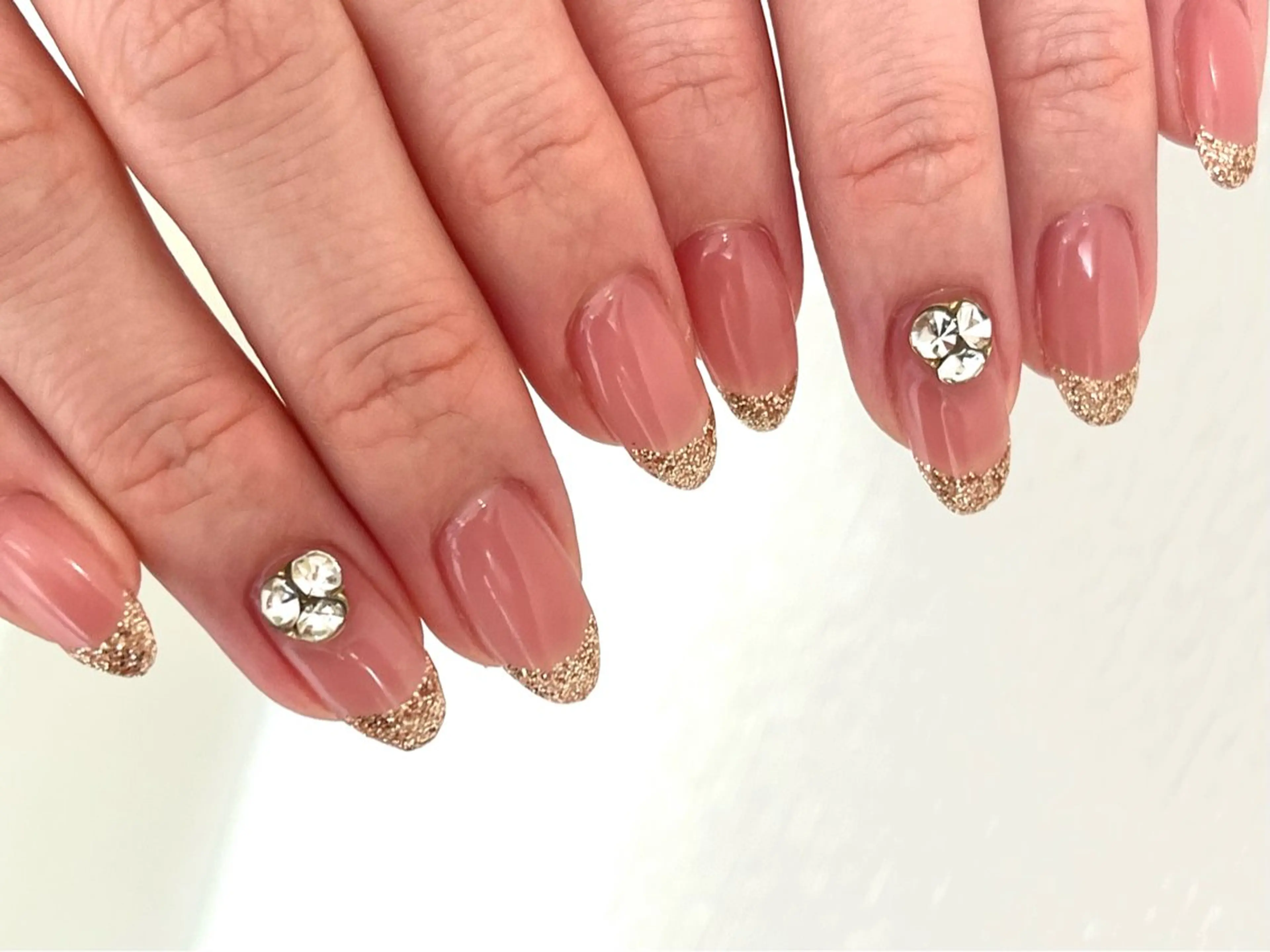 ネイル フレンチネイル ラメ(グリッター) Rich to 福岡のネイルデザイン