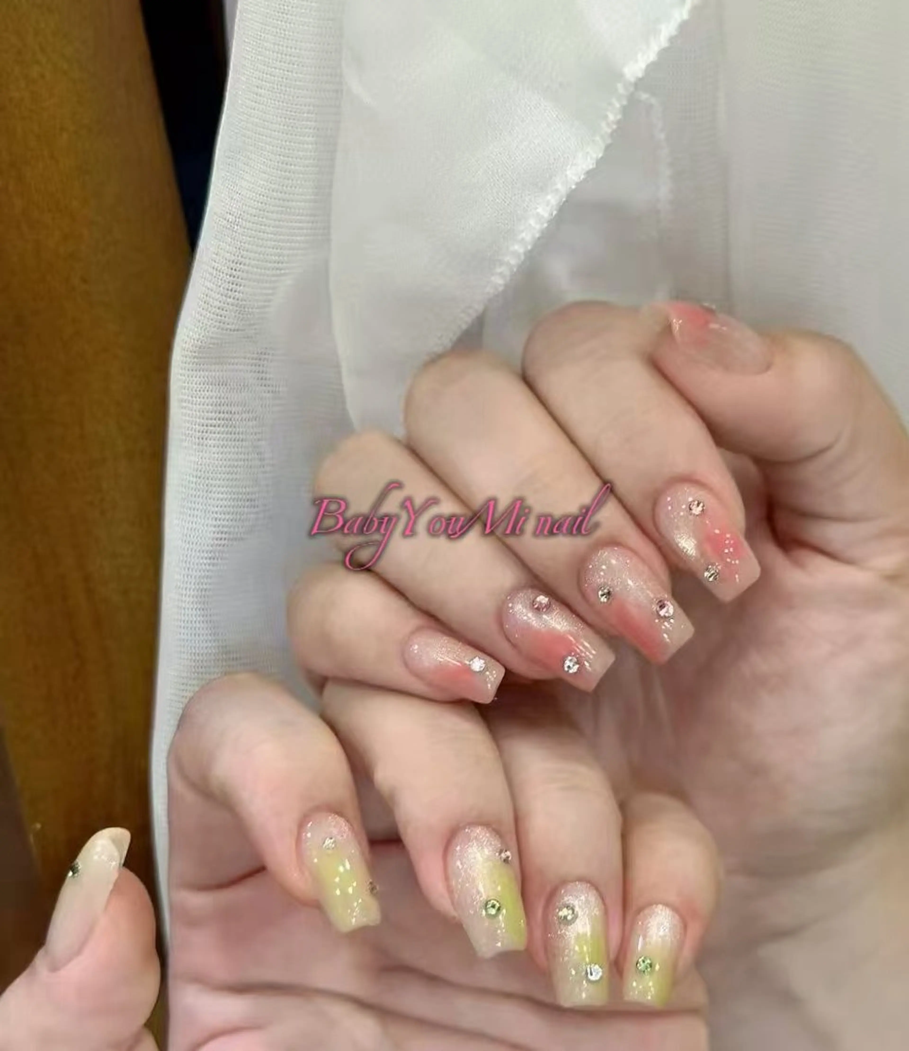 ネイル オーロラネイル フラワーネイル フットネイル フレンチネイル ジェルネイル ハンドネイル BabyYouMi nailのネイルデザイン