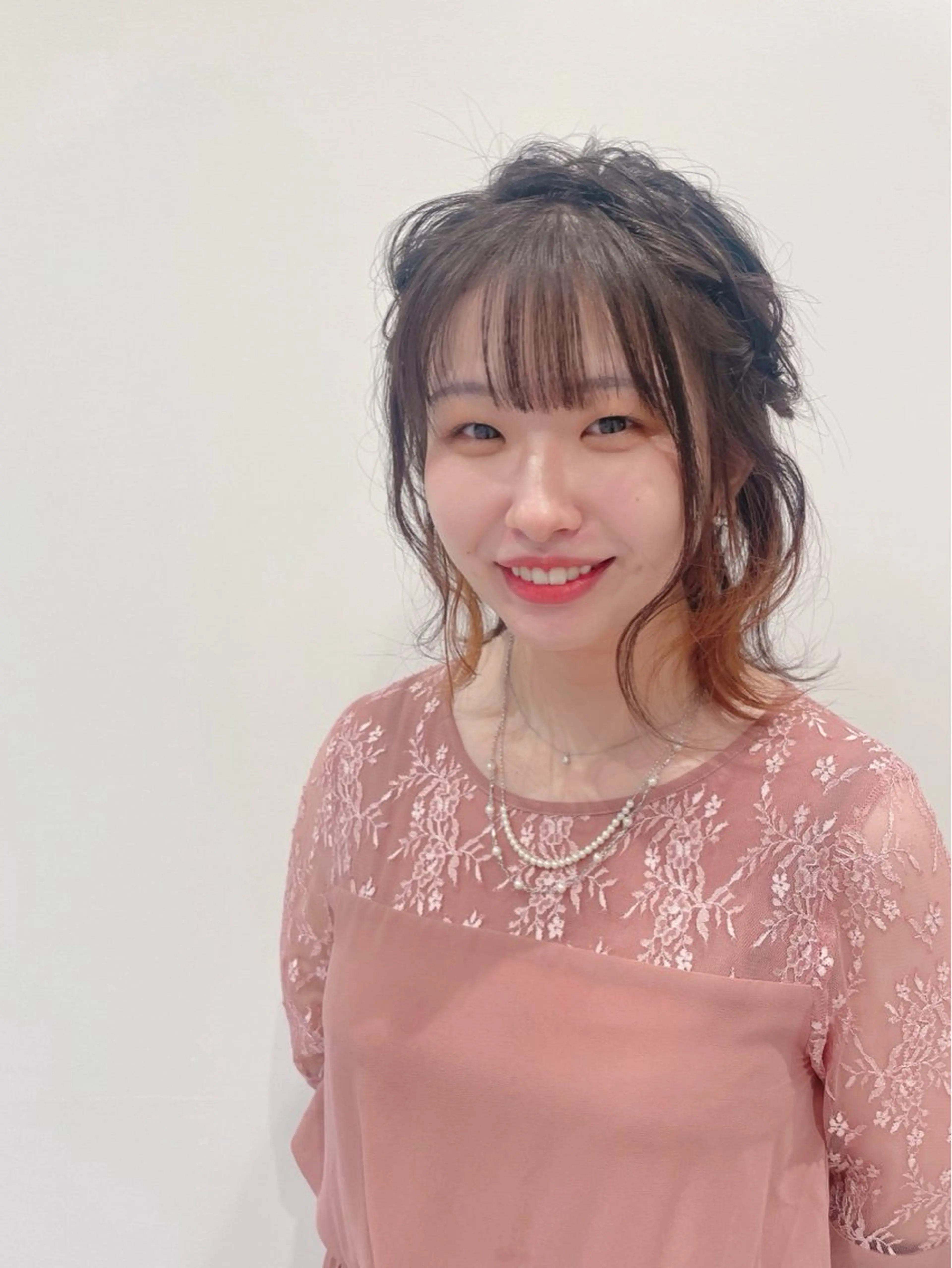 ミディアム ヘアアレンジ ヘアセット 💐レイヤー/透明感 カラー💐智口彩香のヘアスタイル