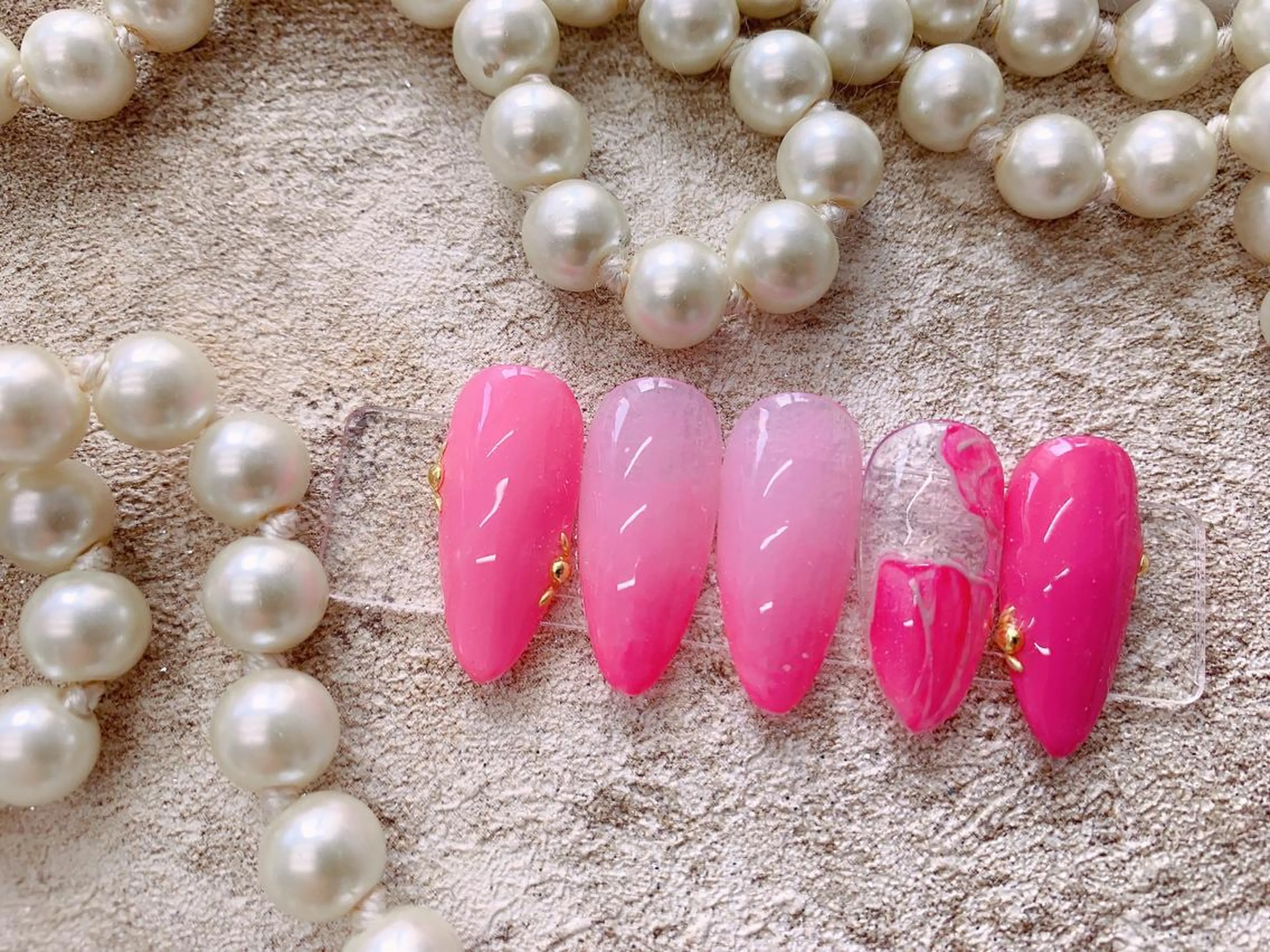 ネイル フットネイル ジェルネイル ラメ(グリッター) ラメグラデーション マグネットネイル ハンドネイル ネイルサロンAiri 長さ出し·シンプルのネイルデザイン