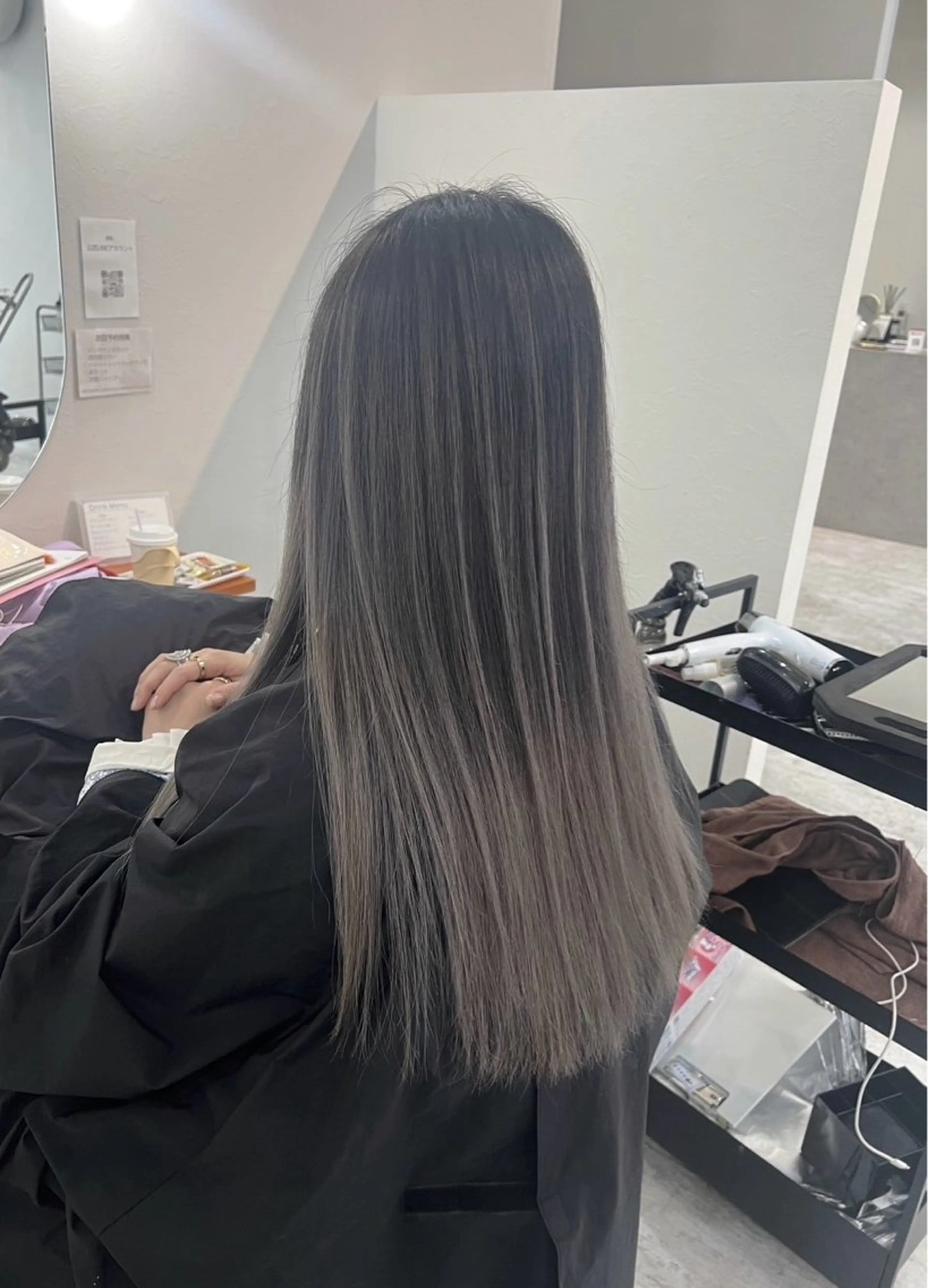 ロング カラー バレイヤージュ グレージュ レイヤーカット ヘアカラー トリートメント ROBIN所属・指名数No.1 /NAOYAのヘアスタイル