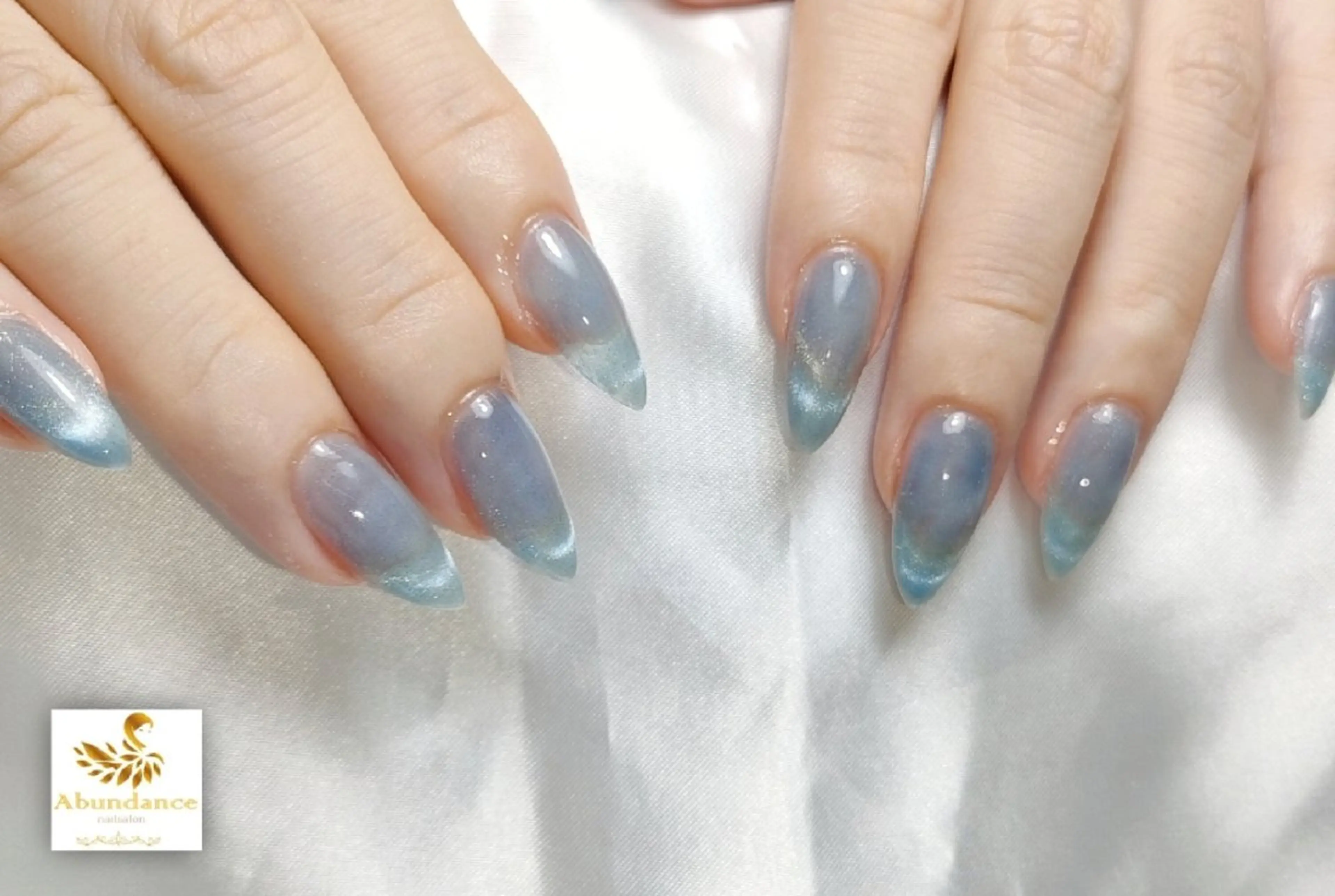 ネイル 水色 マグネットネイル ハンドネイル 完全予約制個室サロン Abundancesのネイルデザイン