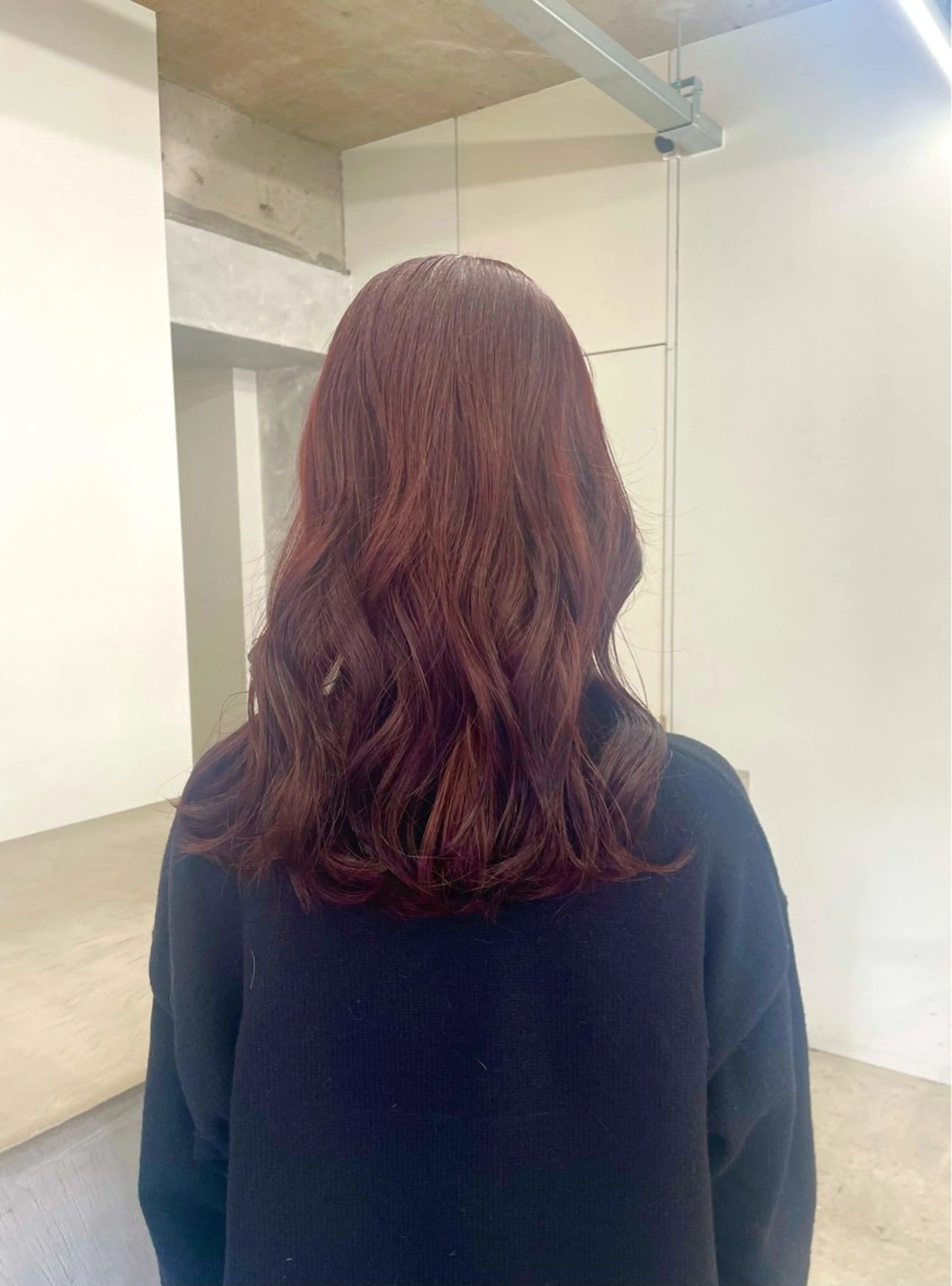 ロング カラー 小出 萌恵のヘアスタイル