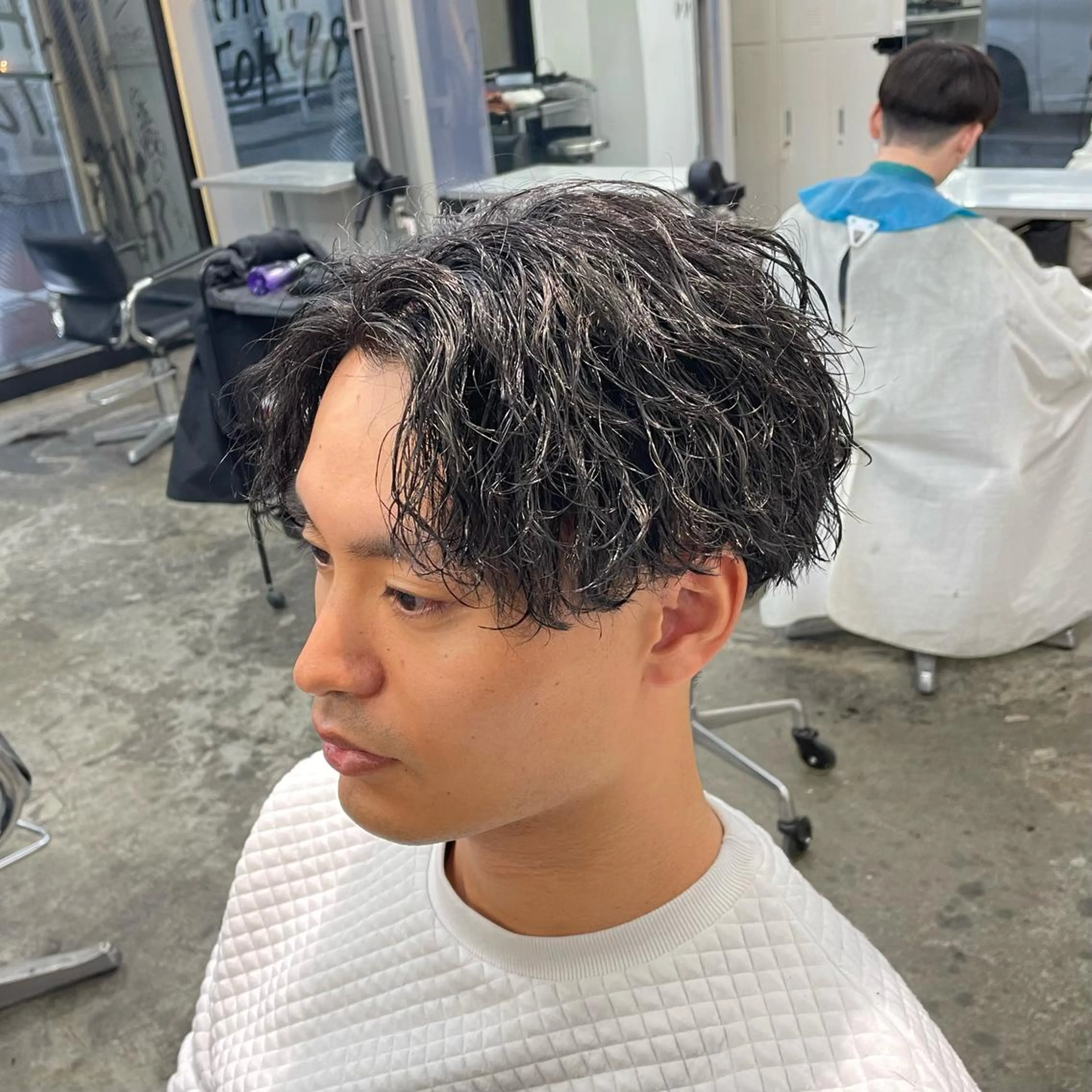 ショート パーマ メンズ センターパート カット パーマ メンズ特化美容師/ 藤戸 椋のヘアスタイル