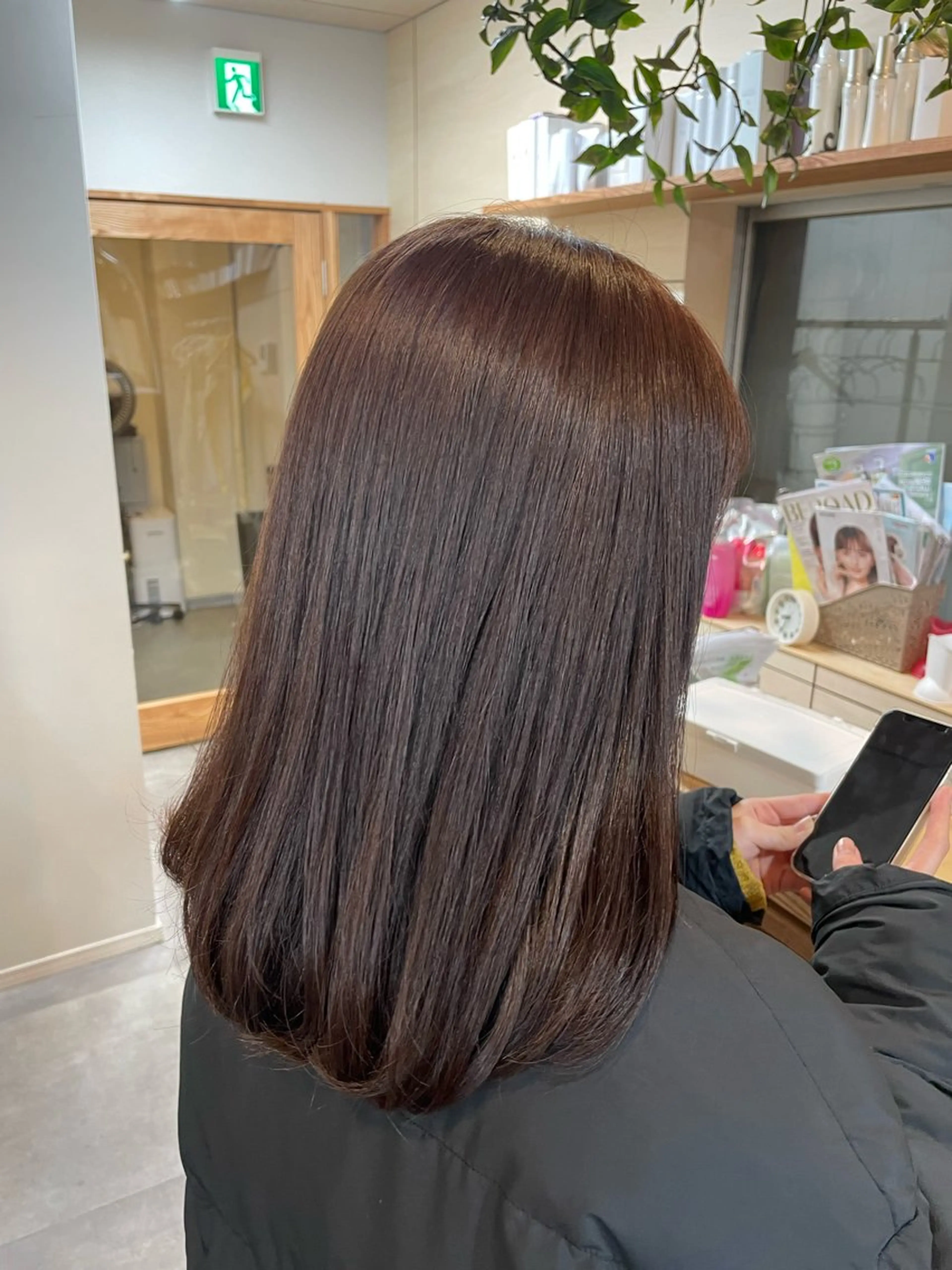 セミロング カラー アライ レンカのヘアスタイル