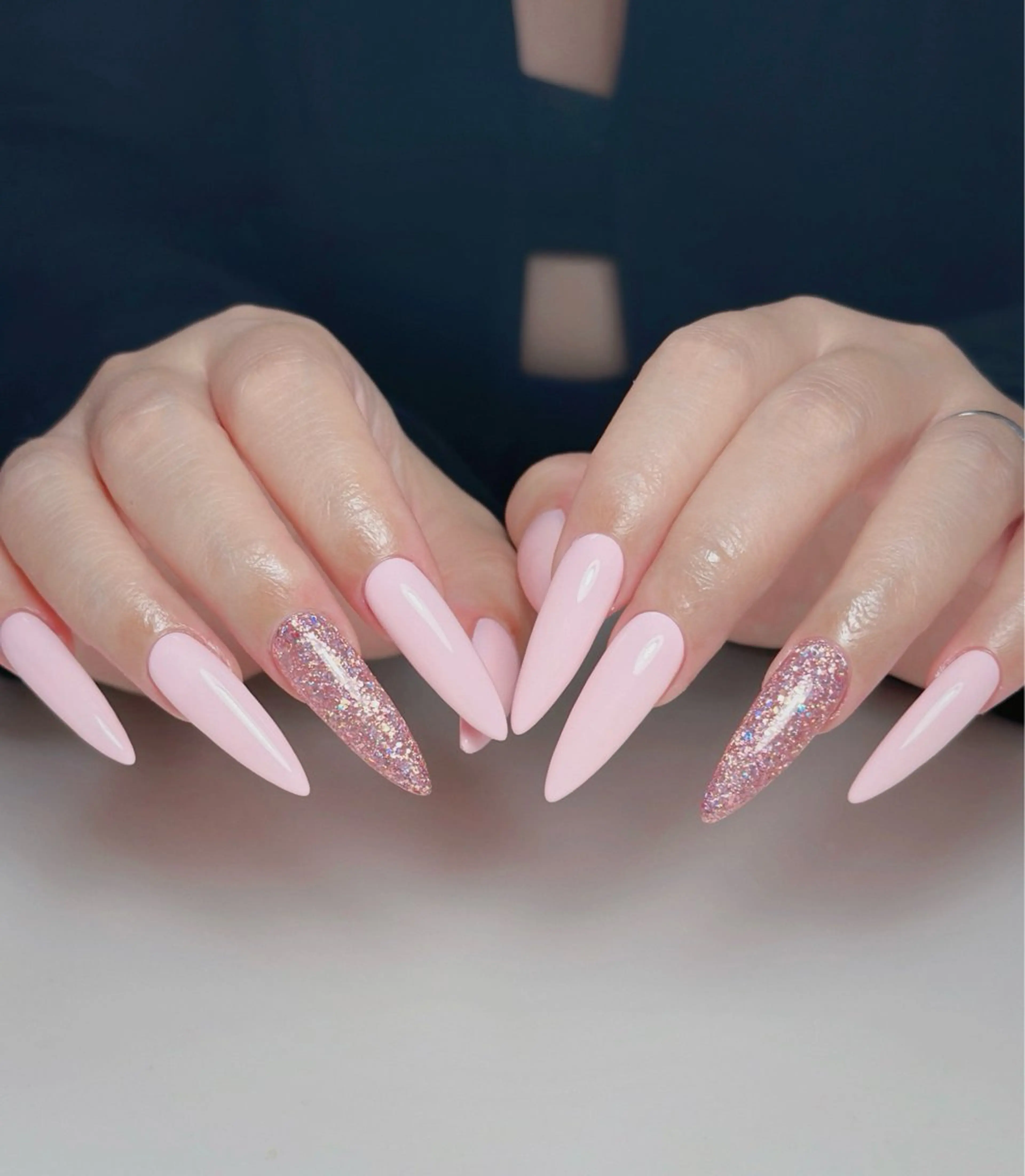 ネイル オーロラネイル 長さ出し フットネイル 韓国ネイル ラメ(グリッター) ハンドネイル 👍thumbs up nail👍のネイルデザイン