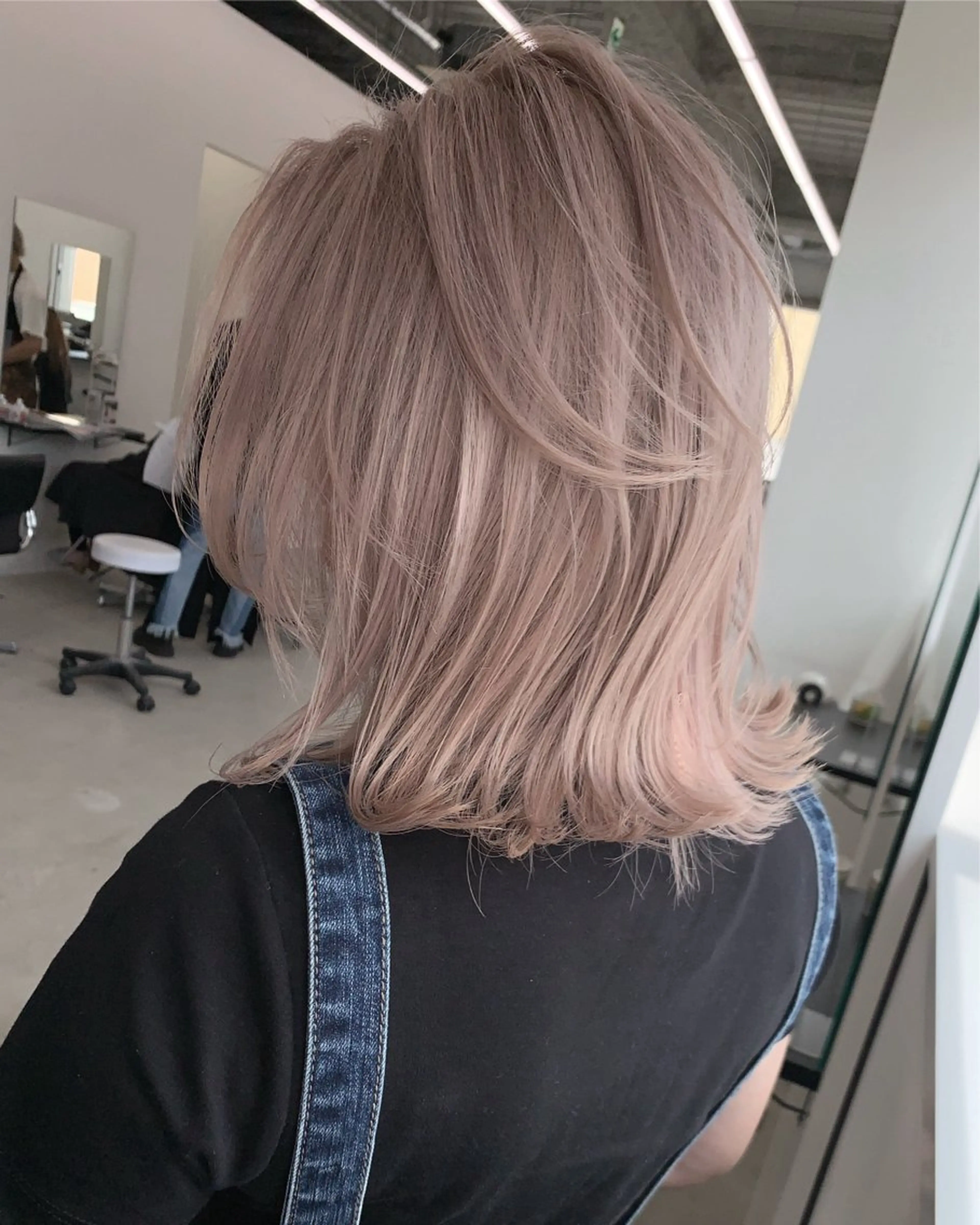 ミディアム 原田 瑠月のヘアスタイル