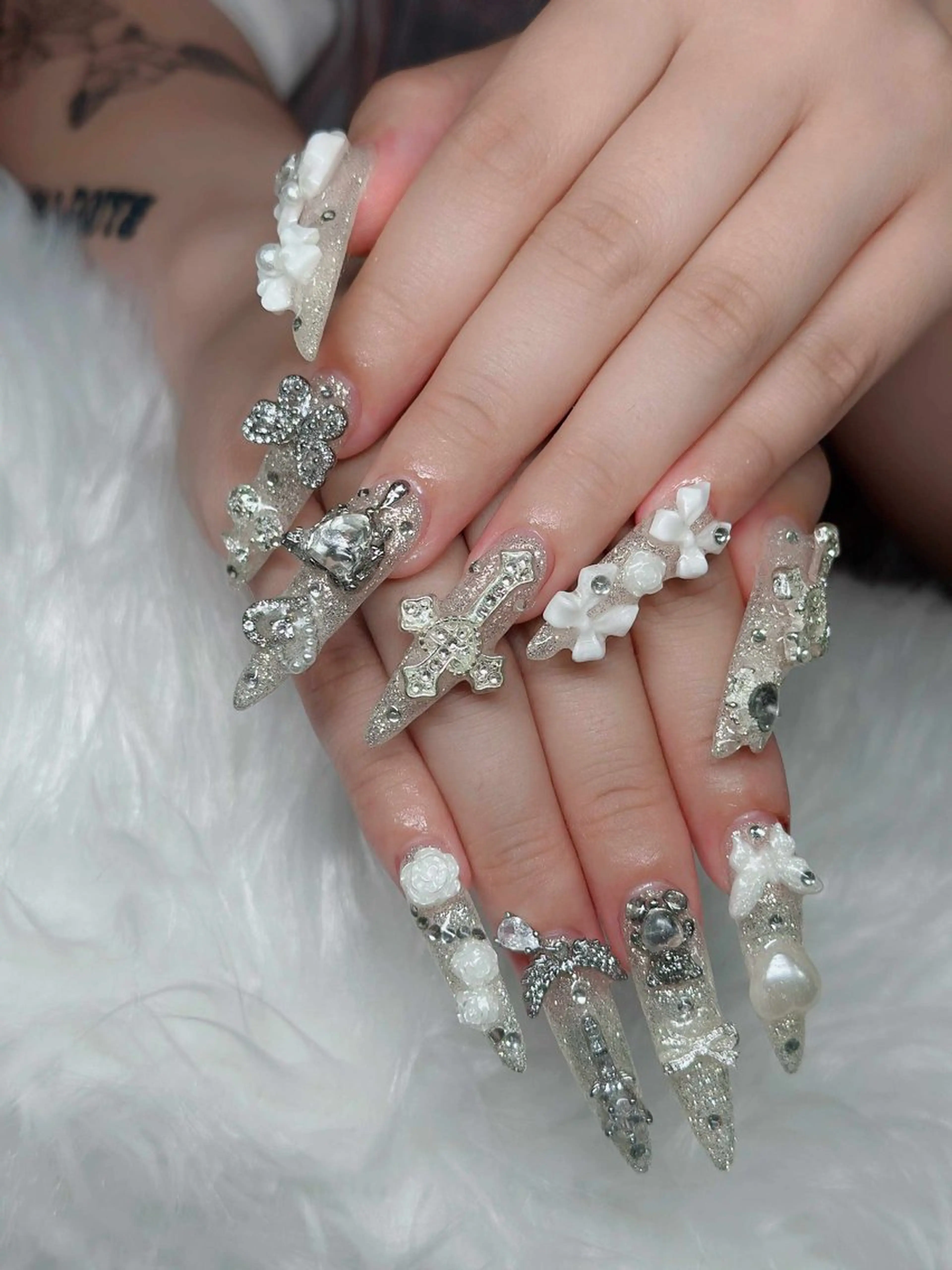 ネイル オーロラネイル フレンチネイル ジェルネイル ハロウィン キラキラネイル ハンドネイル H.baby Nail Salonのネイルデザイン