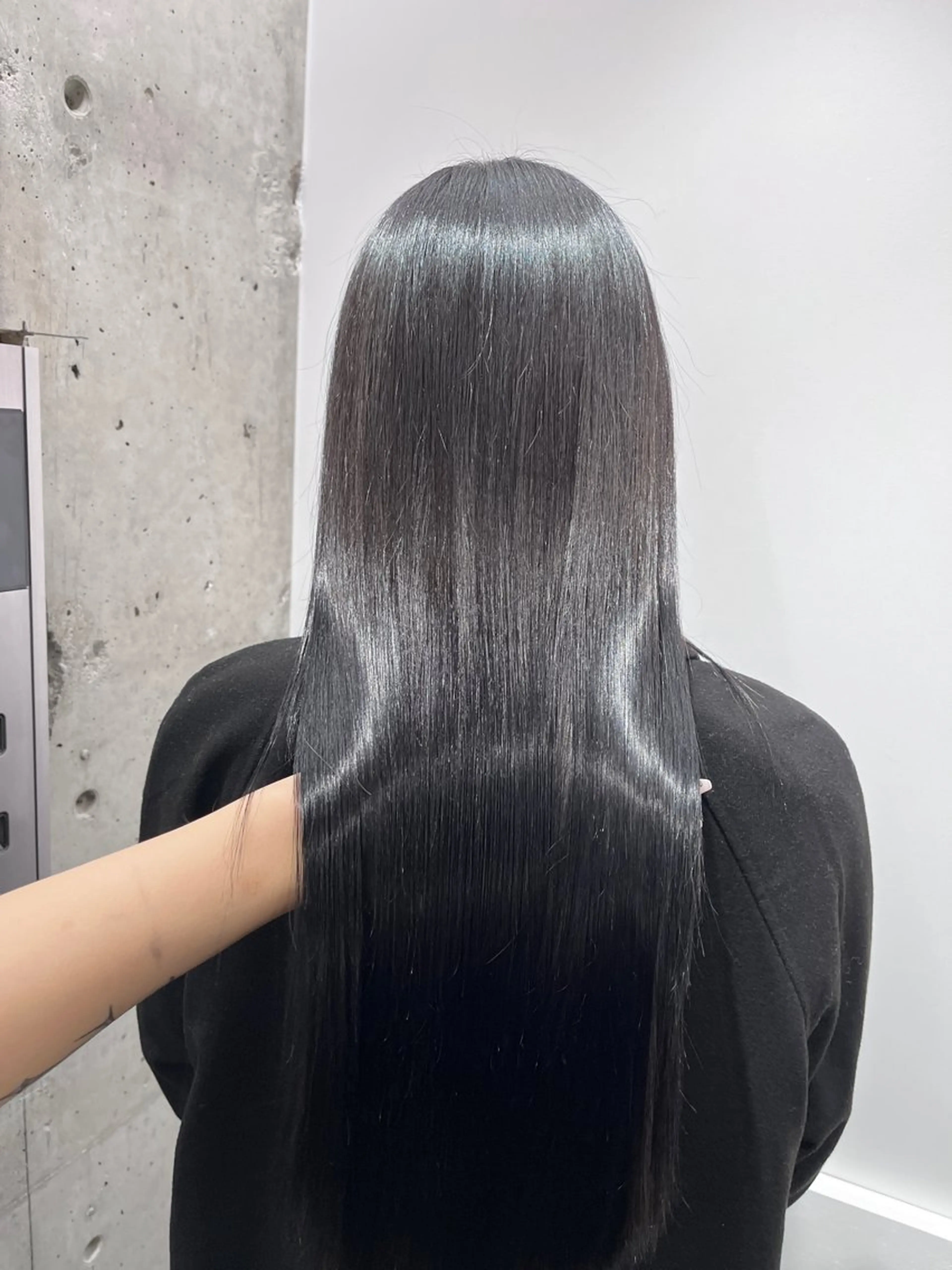 ロング カラー 縮毛矯正 トリートメント newi 天王寺 🪐airiのヘアスタイル