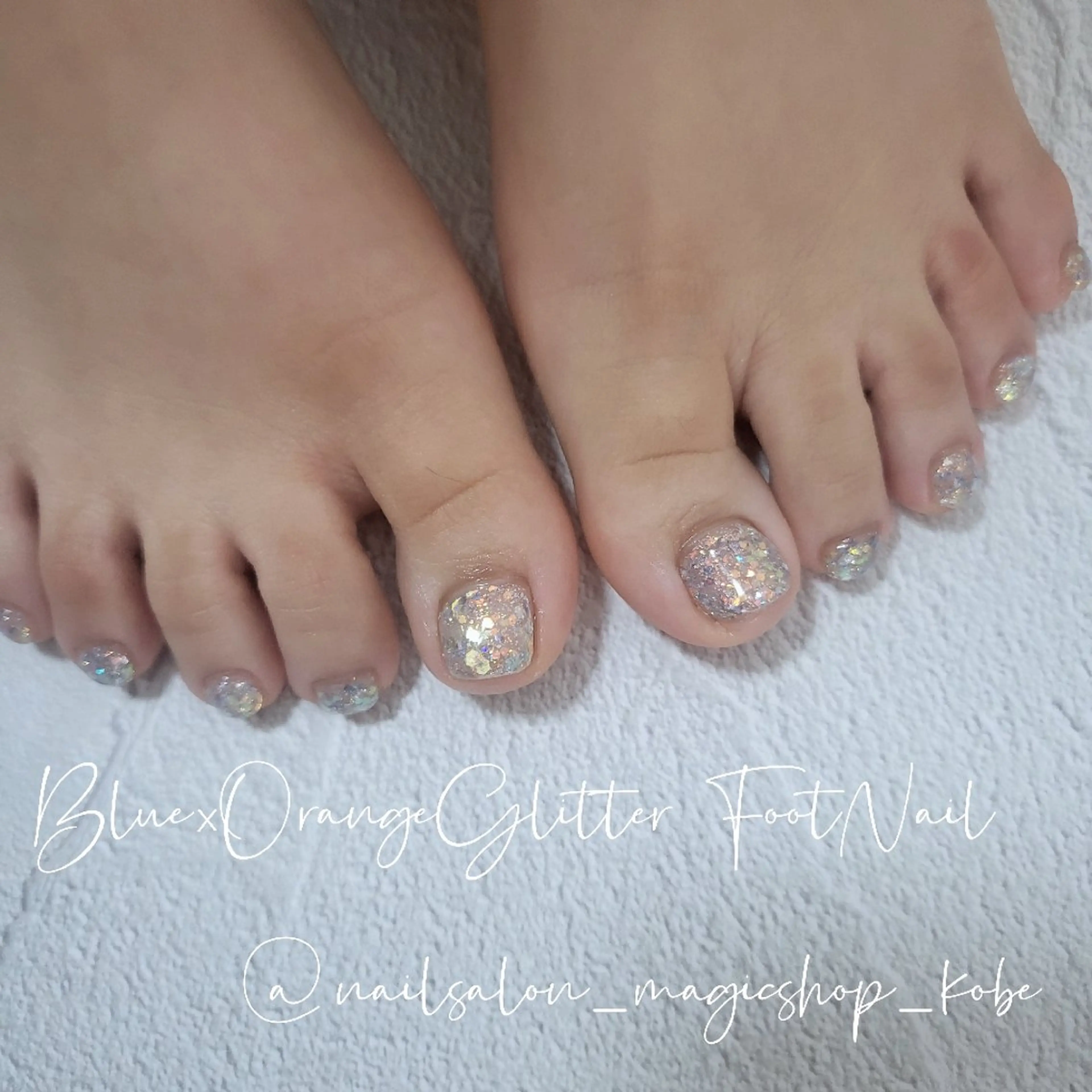 ネイル ブルー フットネイル ジェルネイル キラキラネイル ラメ(グリッター) フットネイル Nailsalon MagicShopのネイルデザイン