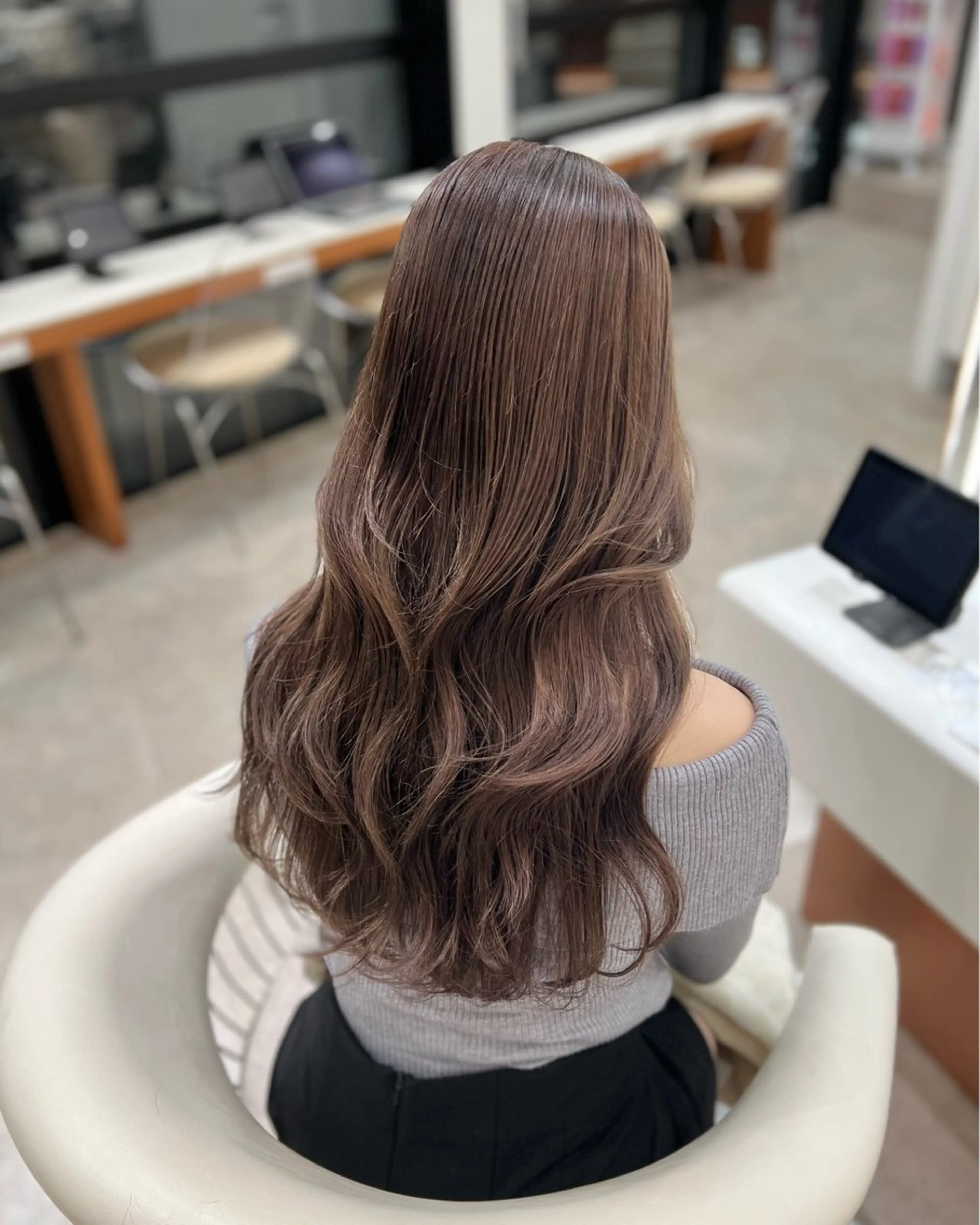 ロング カラー ベージュカラー ラベンダーカラー ラベンダーベージュ ミルクティーベージュ 韓国風ヘア カット ヘアカラー ヘアセット 韓国レイヤー🇰🇷 韓国研修◎渋谷カイトのヘアスタイル