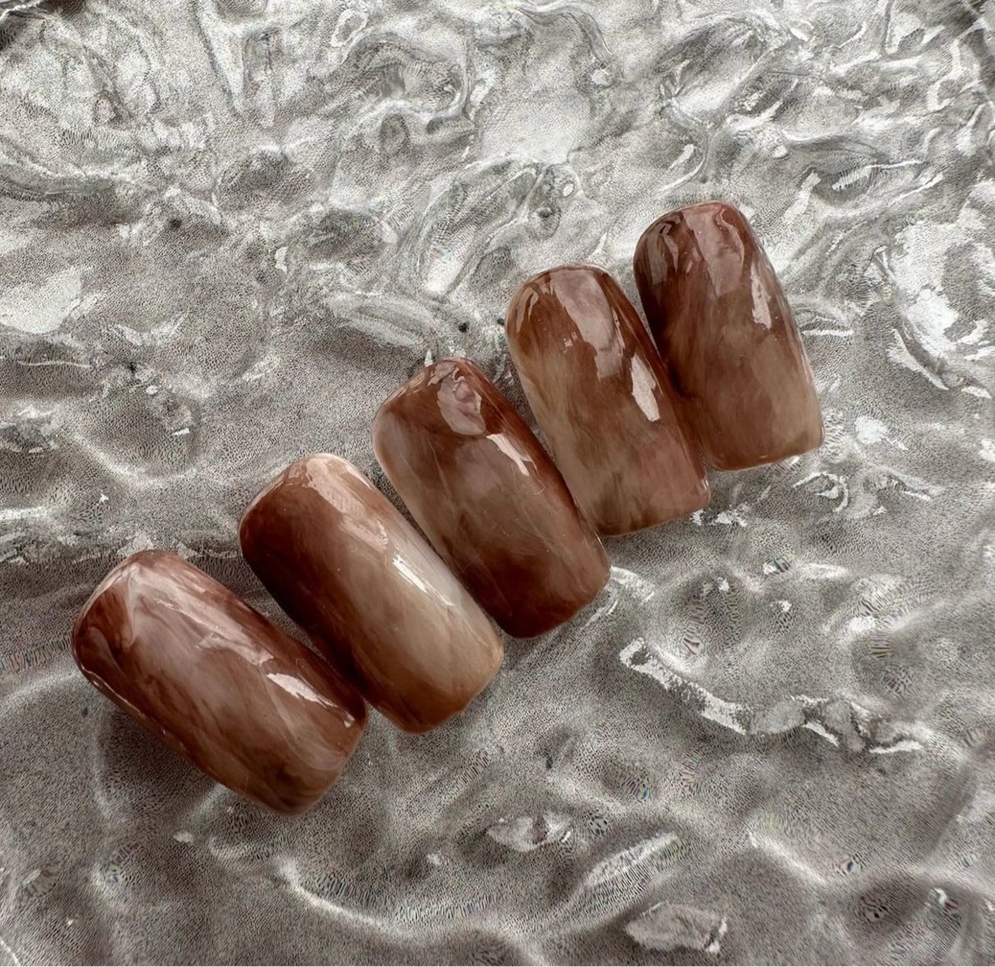 ネイル ブラウン ホワイト nail salon Michell所属・nailsalon Michellのネイルデザイン