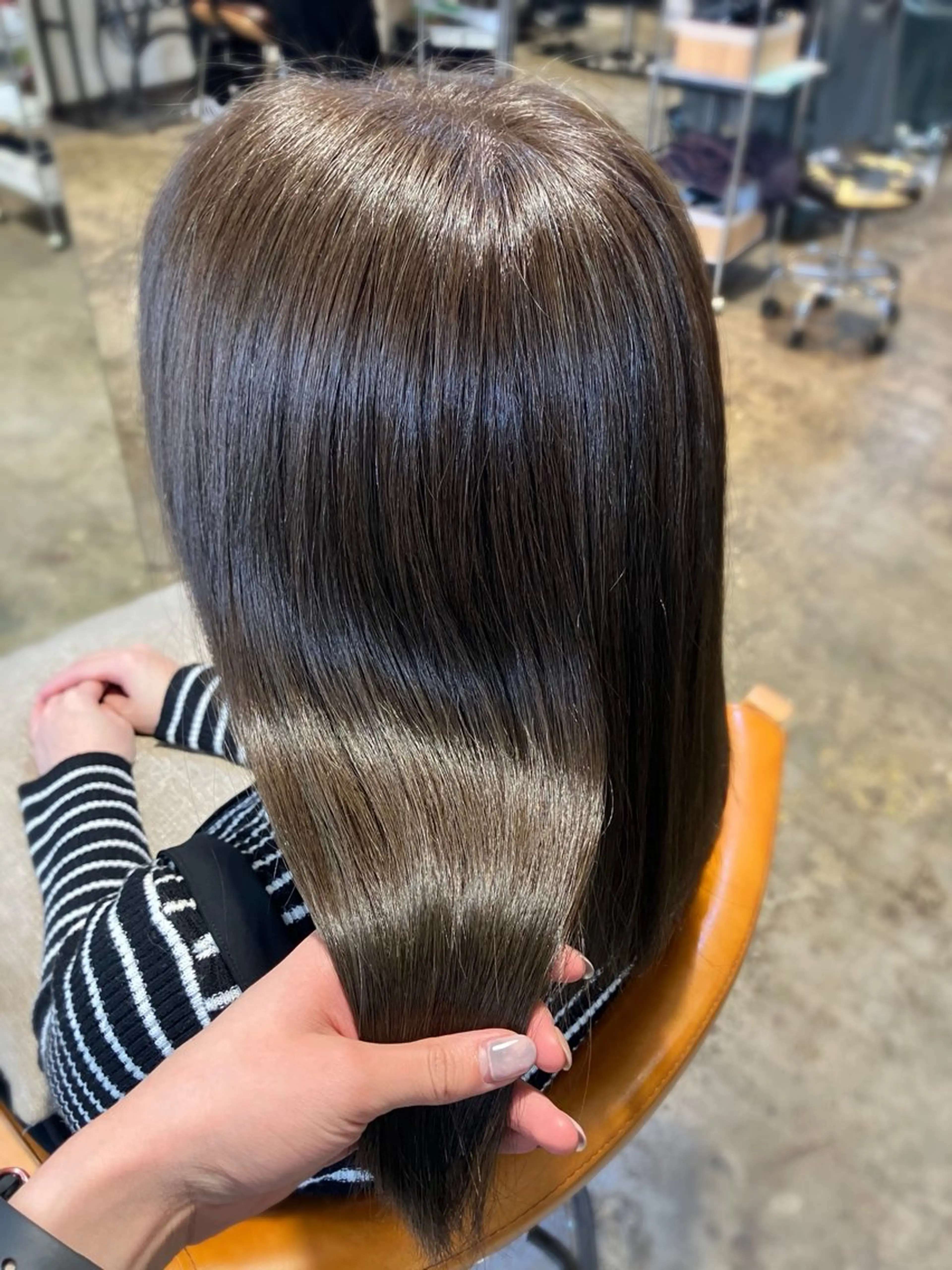 セミロング カラー ブラウンカラー オリーブブラウン 🫧縮毛矯正支持率 No.1 ほのか🫧のヘアスタイル