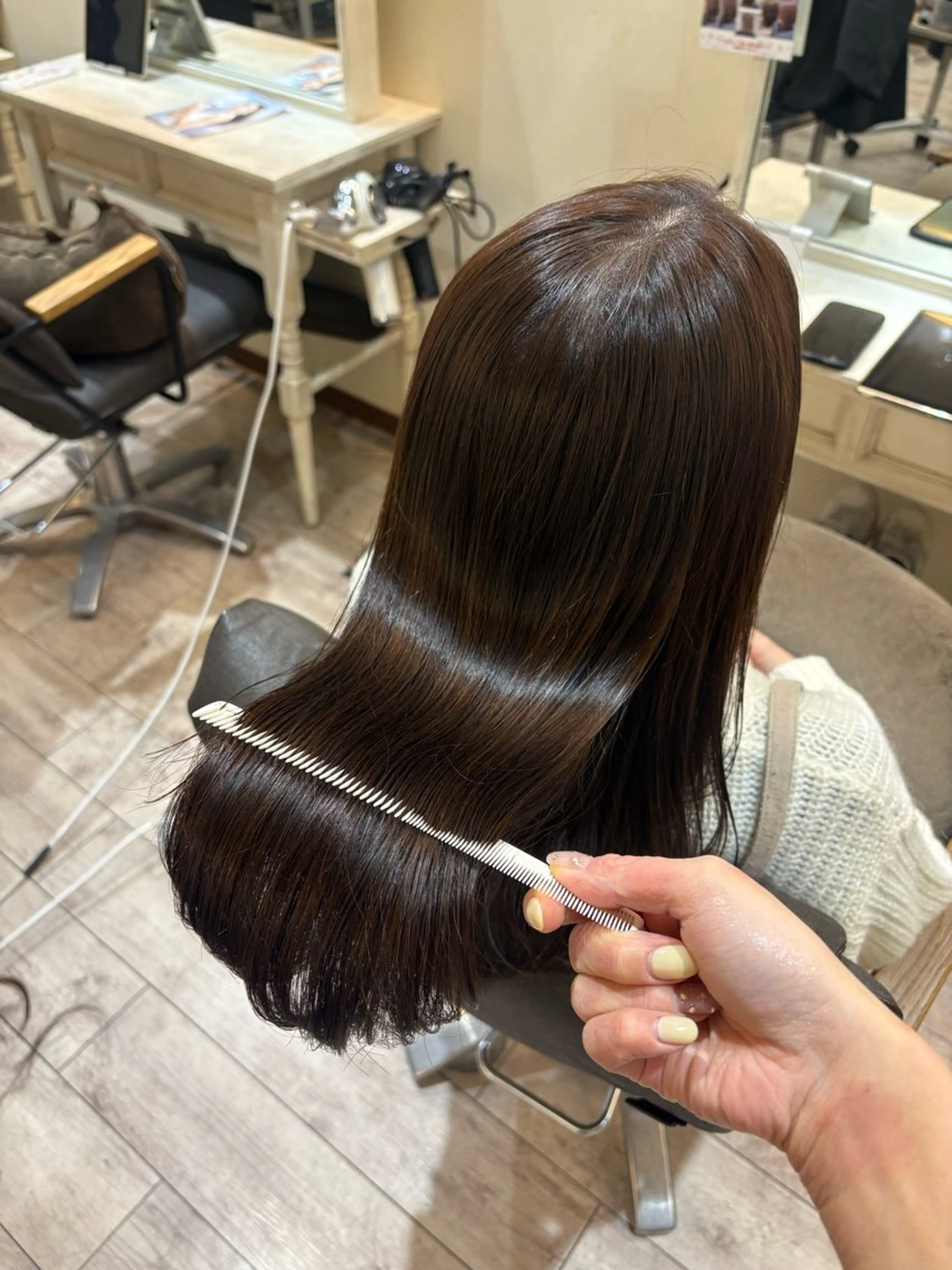 ロング カラー ブラウンカラー チョコレートブラウン 艶カラー/縮毛矯正/ レイヤー/栄/あやかのヘアスタイル