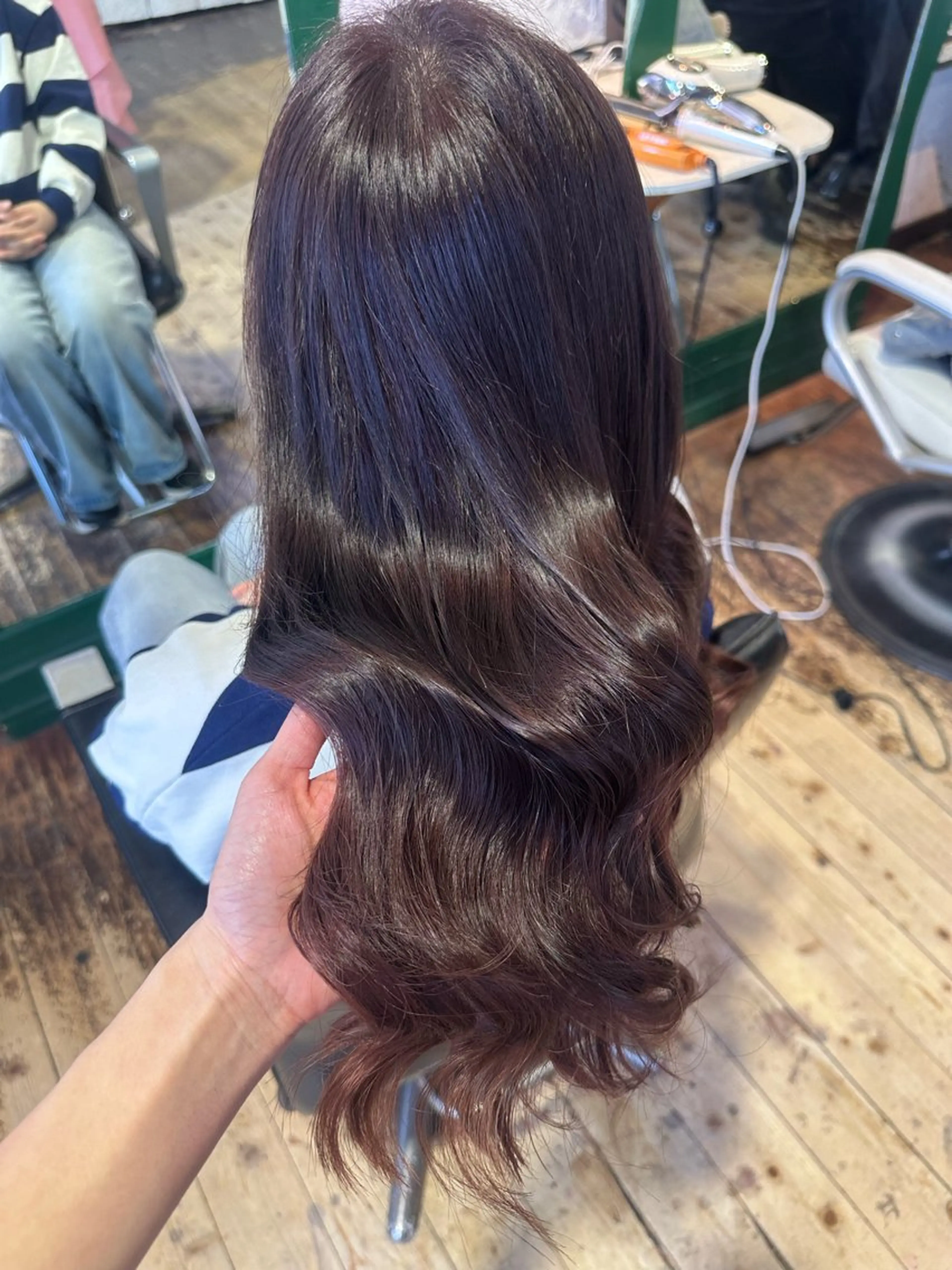 カラー indigo blue所属・indigo/ Minamiのヘアスタイル