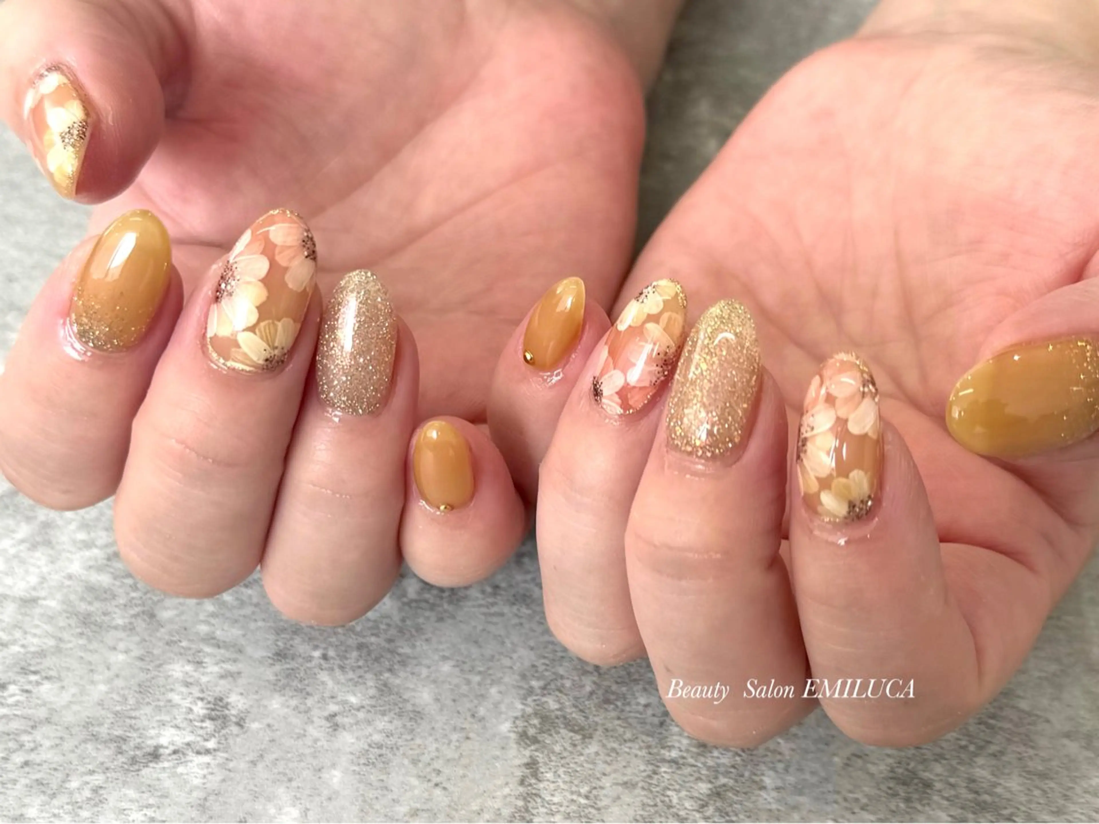 ネイル ハンドネイル ビューティーサロン EMILUCAのネイルデザイン