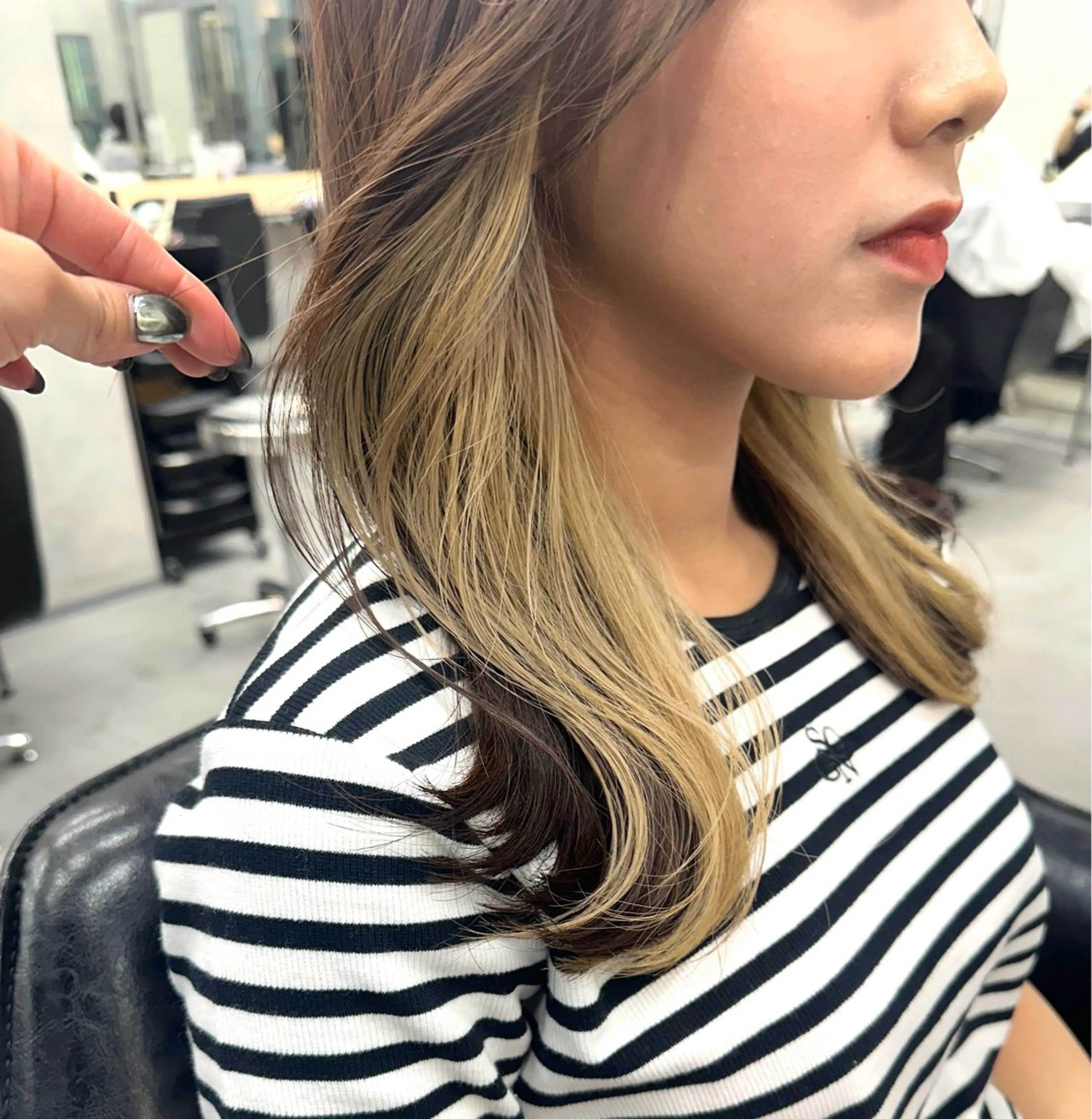 セミロング カラー Misora/ボブ/ レイヤー/艶カラーのヘアスタイル