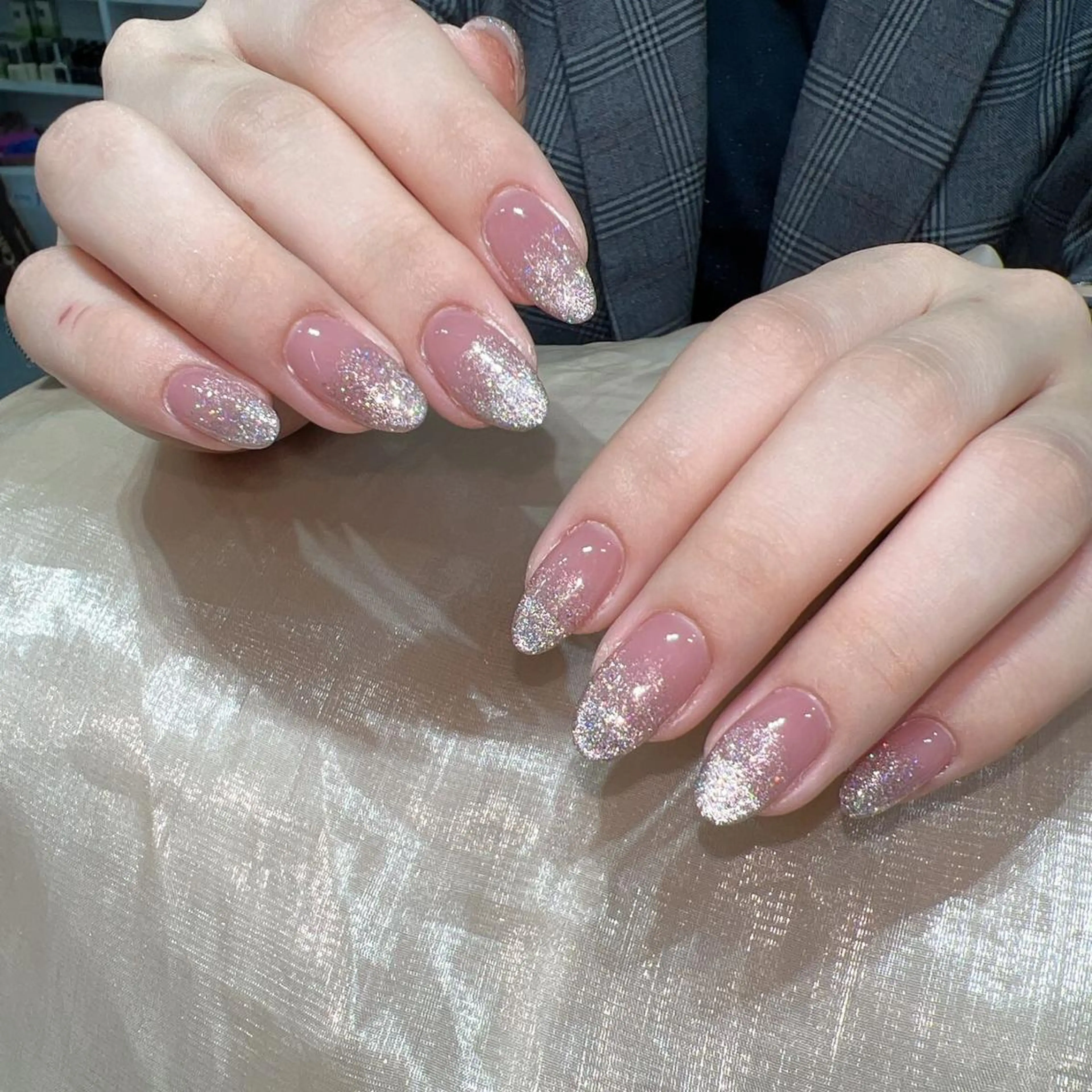 ネイル ラメ(グリッター) ラメグラデーション ワンカラーネイル Queens PUPUのネイルデザイン