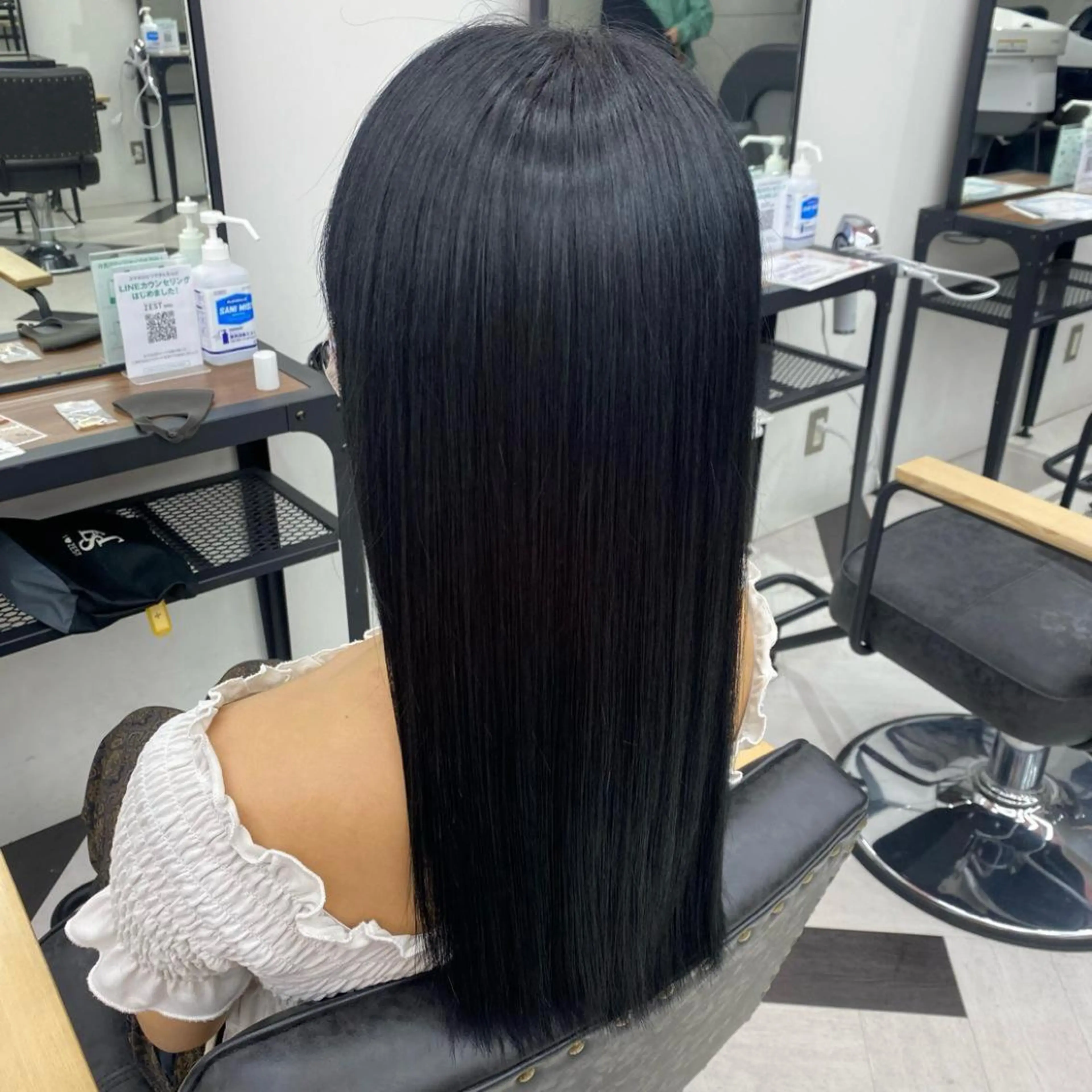 ミディアム カラー パーマ ヘアアレンジ メンズ キッズ ネイル マツエク・マツパ アイブロウ 黒髪 ブルーカラー ブルーブラック ブルー mona/ ストレートスタイル✨のヘアスタイル