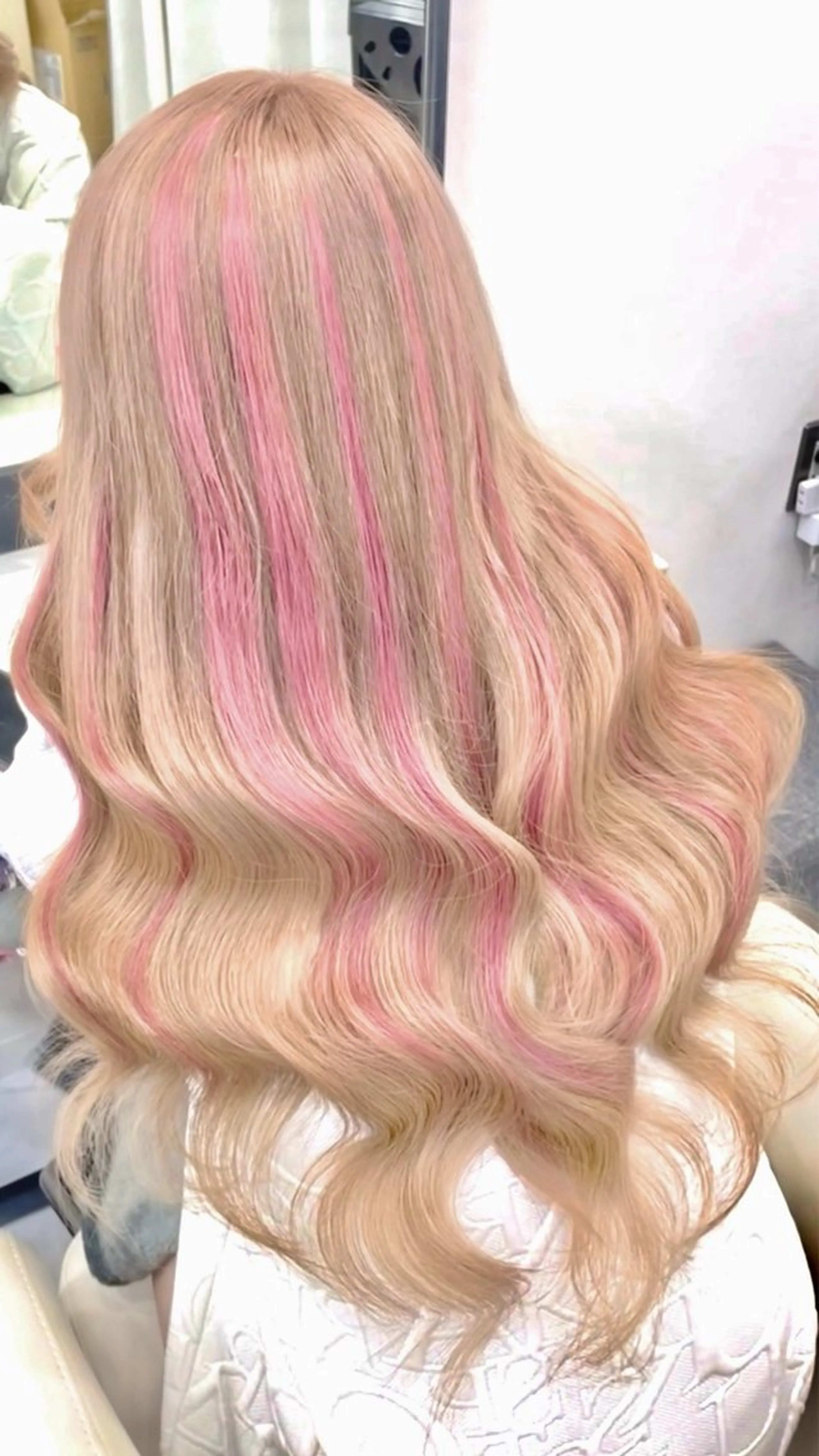 ロング エクステ ハイライト ヘアカラー wistell所属・ハイトーン/艶カラー sarina🩷のヘアスタイル