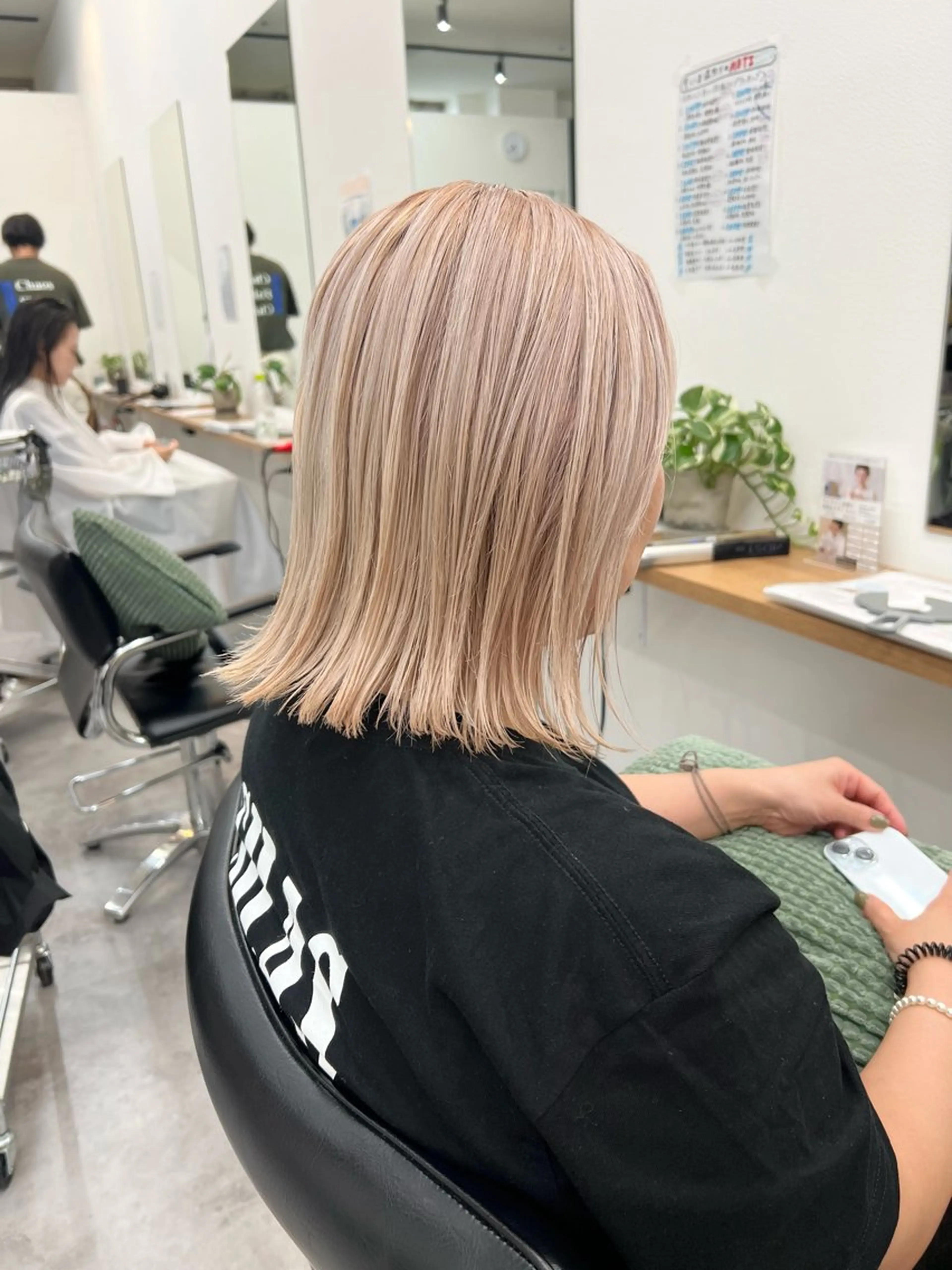 ショート カラー 切りっぱなしボブ ハイトーンカラー ボブ ✨NOMAD印西✨ 黒川勇輝のヘアスタイル