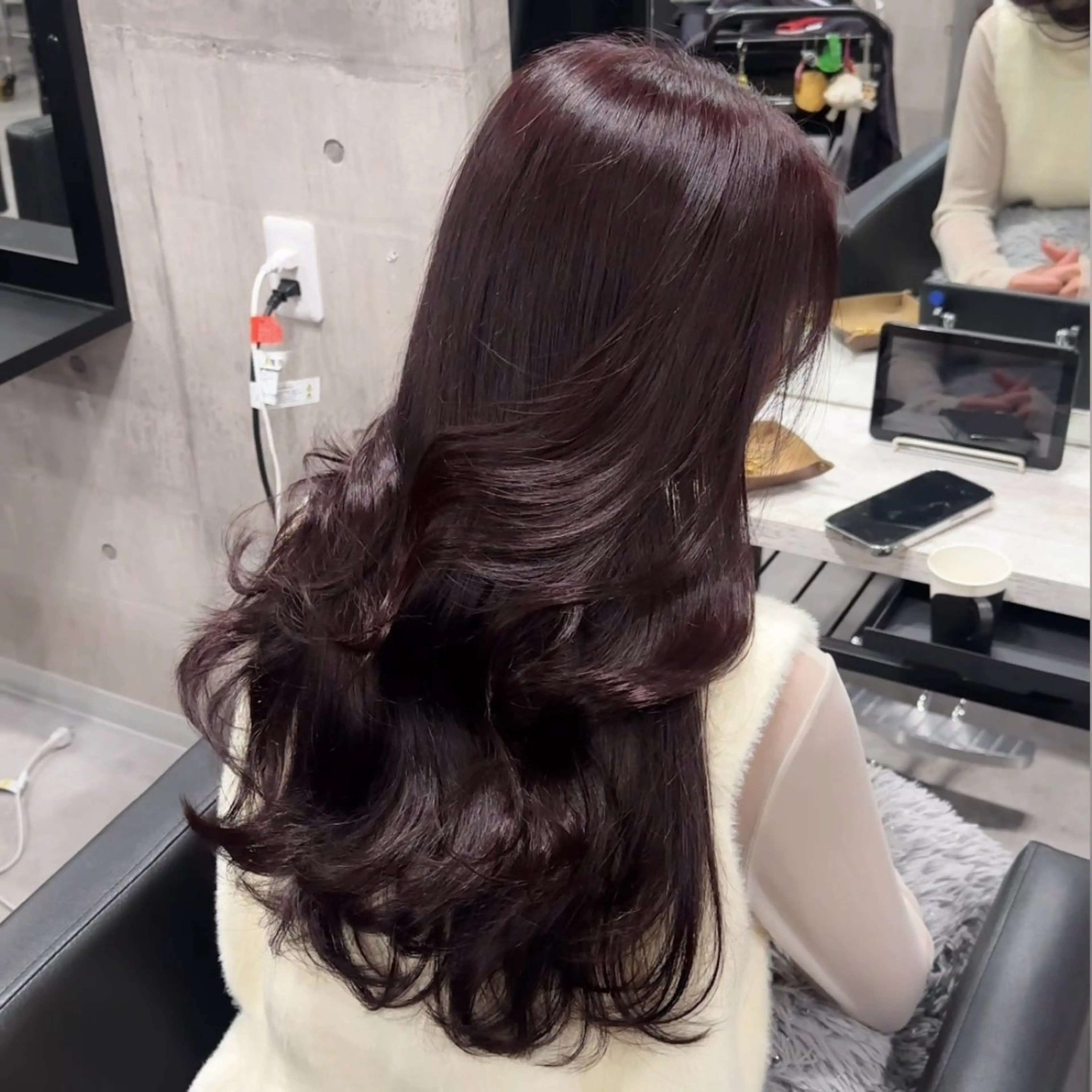 ロング カラー ブリーチ ブリーチなしカラー 髪質改善 韓国風ヘア レイヤーカット _WHITE +南海難波所属・YUMI YUMIのヘアスタイル