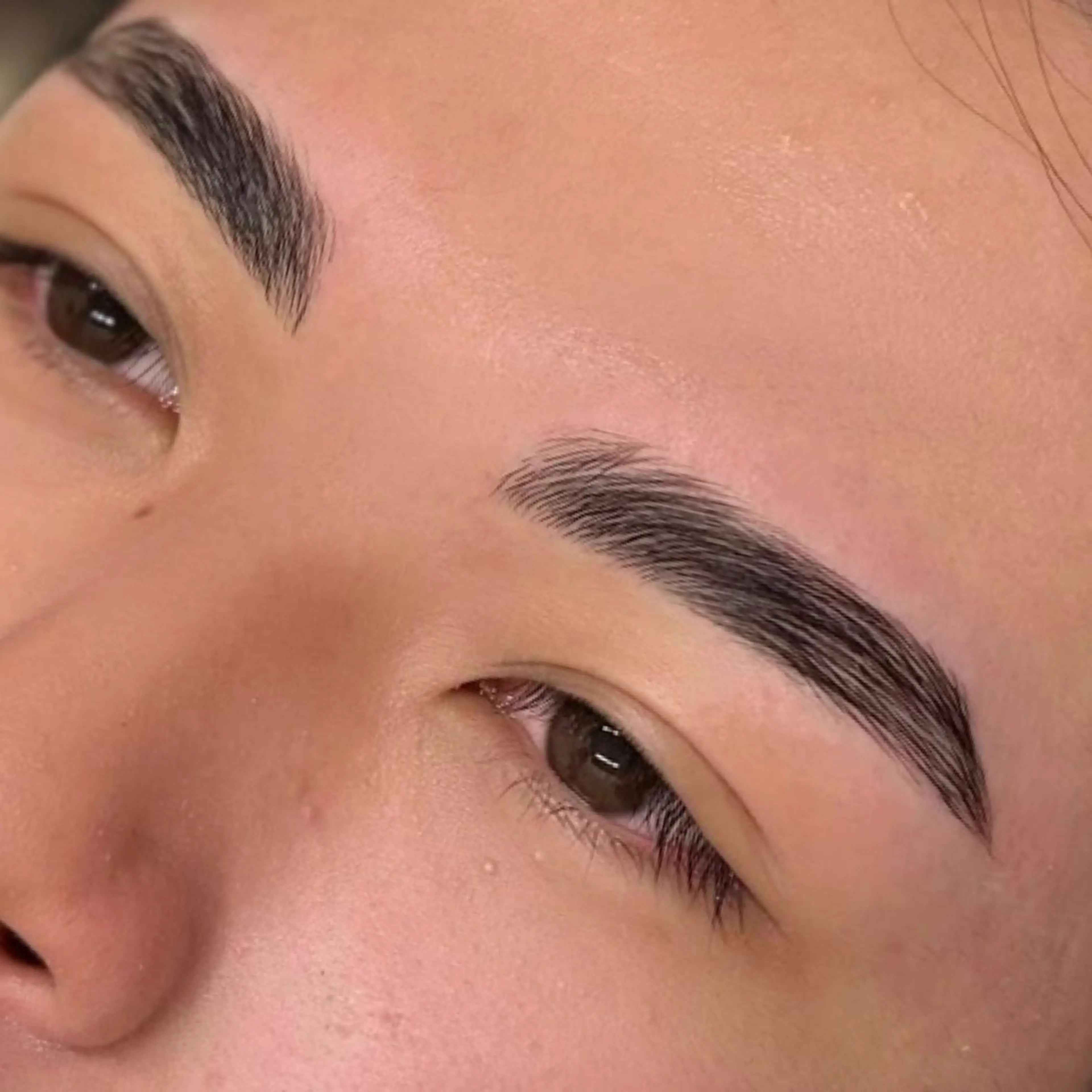 メンズ アイブロウ kegirai アイブロウ所属・kegirai 梅田店の眉毛・アイブロウイメージ