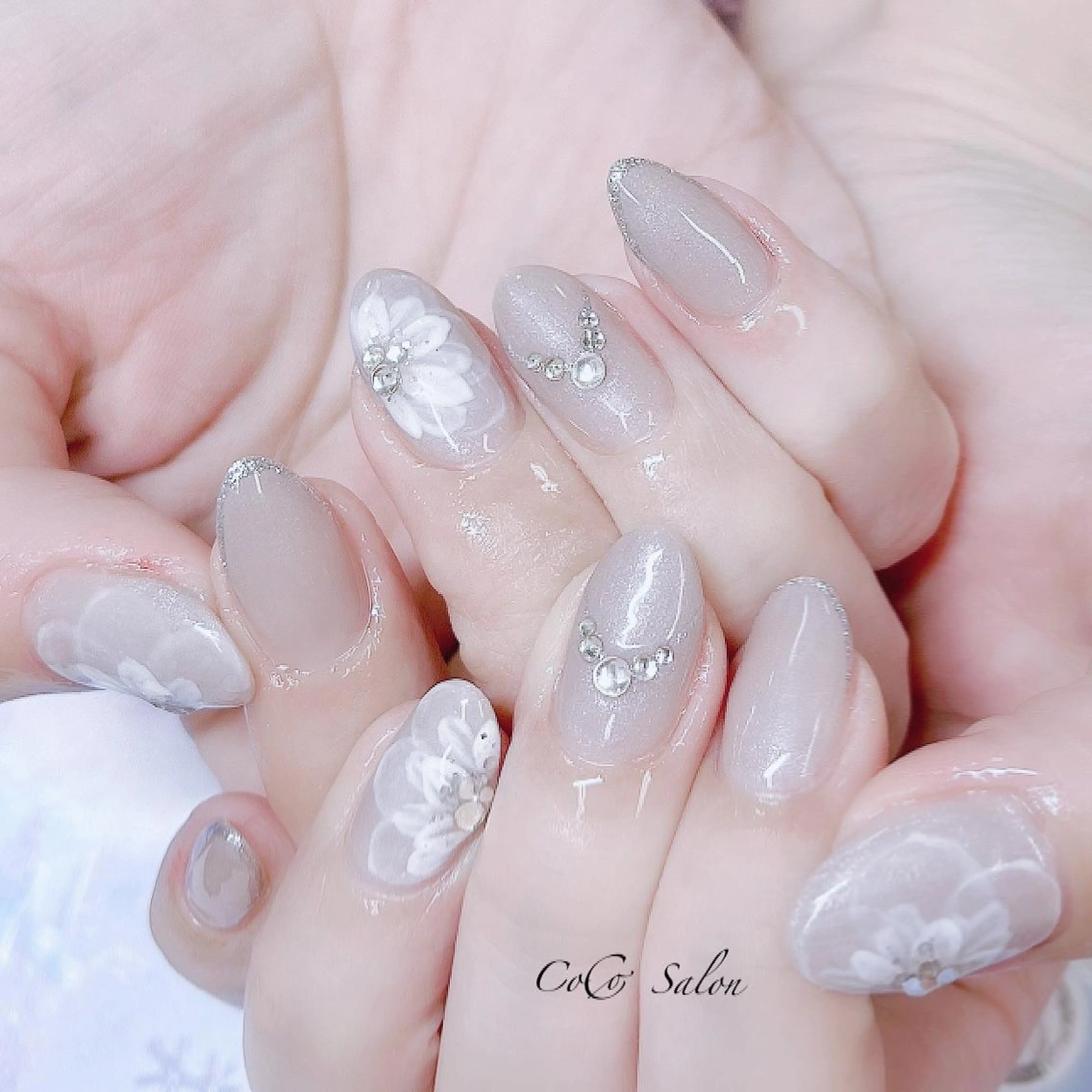 ネイル 長さ出し フラワーネイル ジェルネイル グラデーション キラキラネイル ハンドネイル CoCoSalon ネイル/まつ毛予約のネイルデザイン