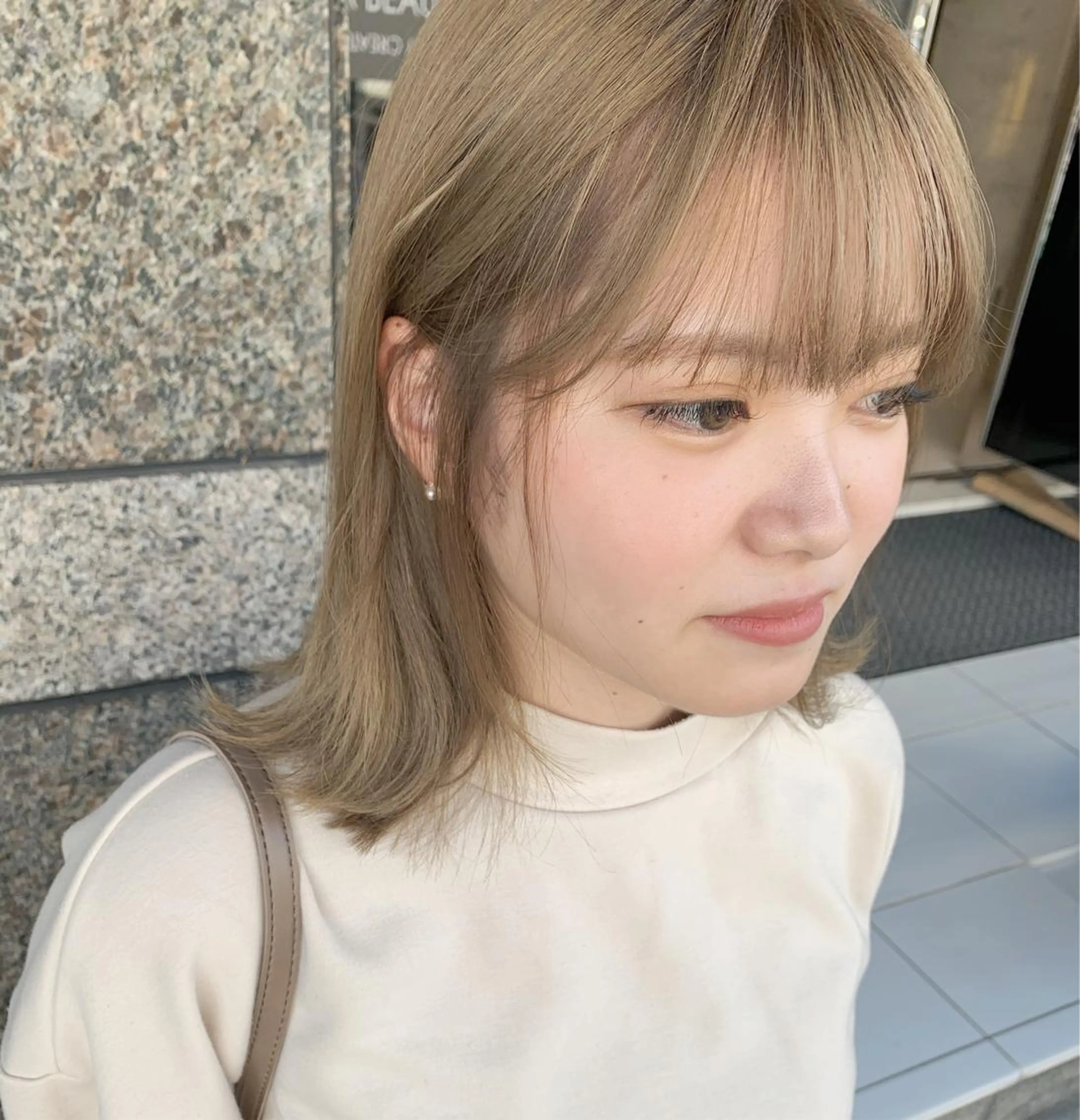 ミディアム カラー ベージュカラー ブリーチ オリーブベージュ Ammy 池袋所属・韓国ヘア&耳ツボ💎 池袋/himeriのその他イメージ